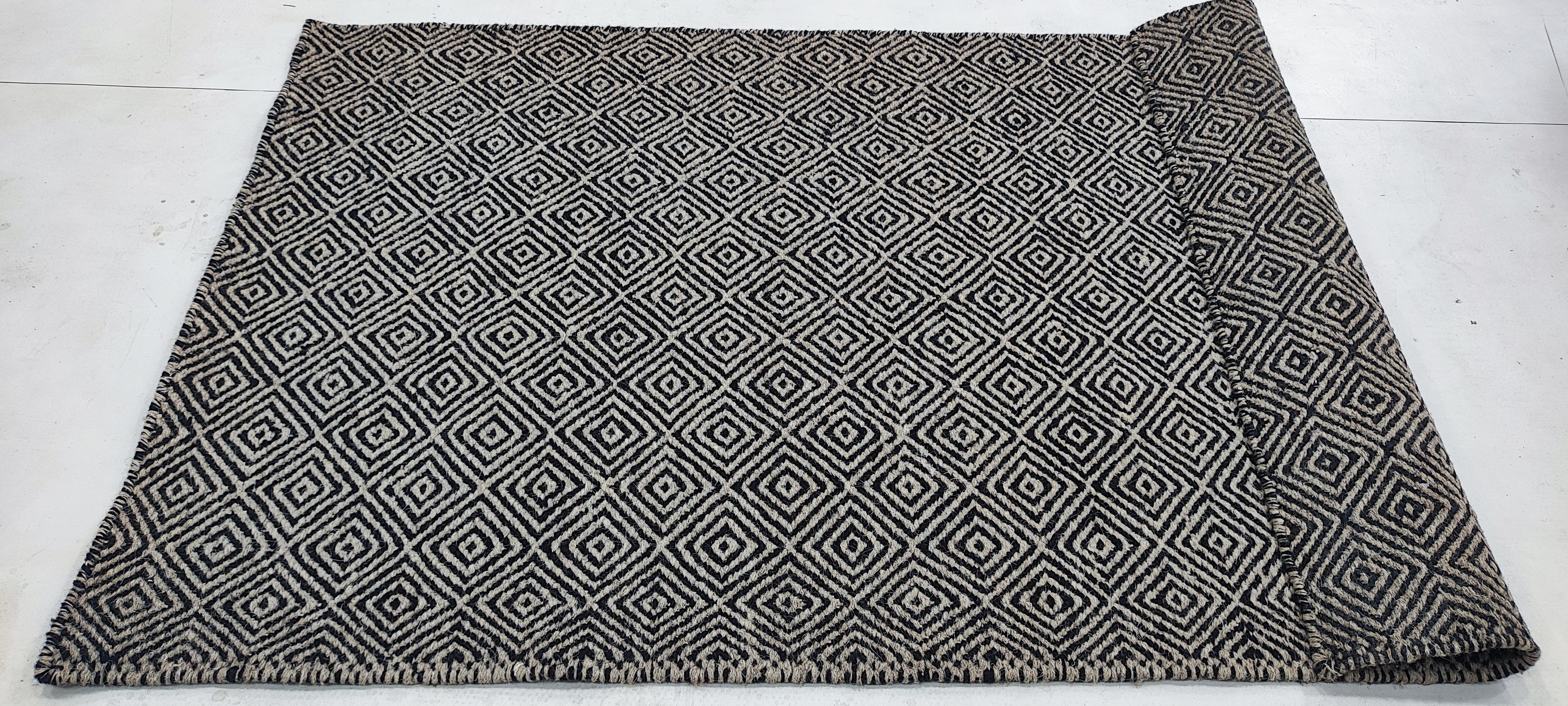 Rabbi Cohen 3x5 Hand-woven Durrie Rug (Multiple Colors)