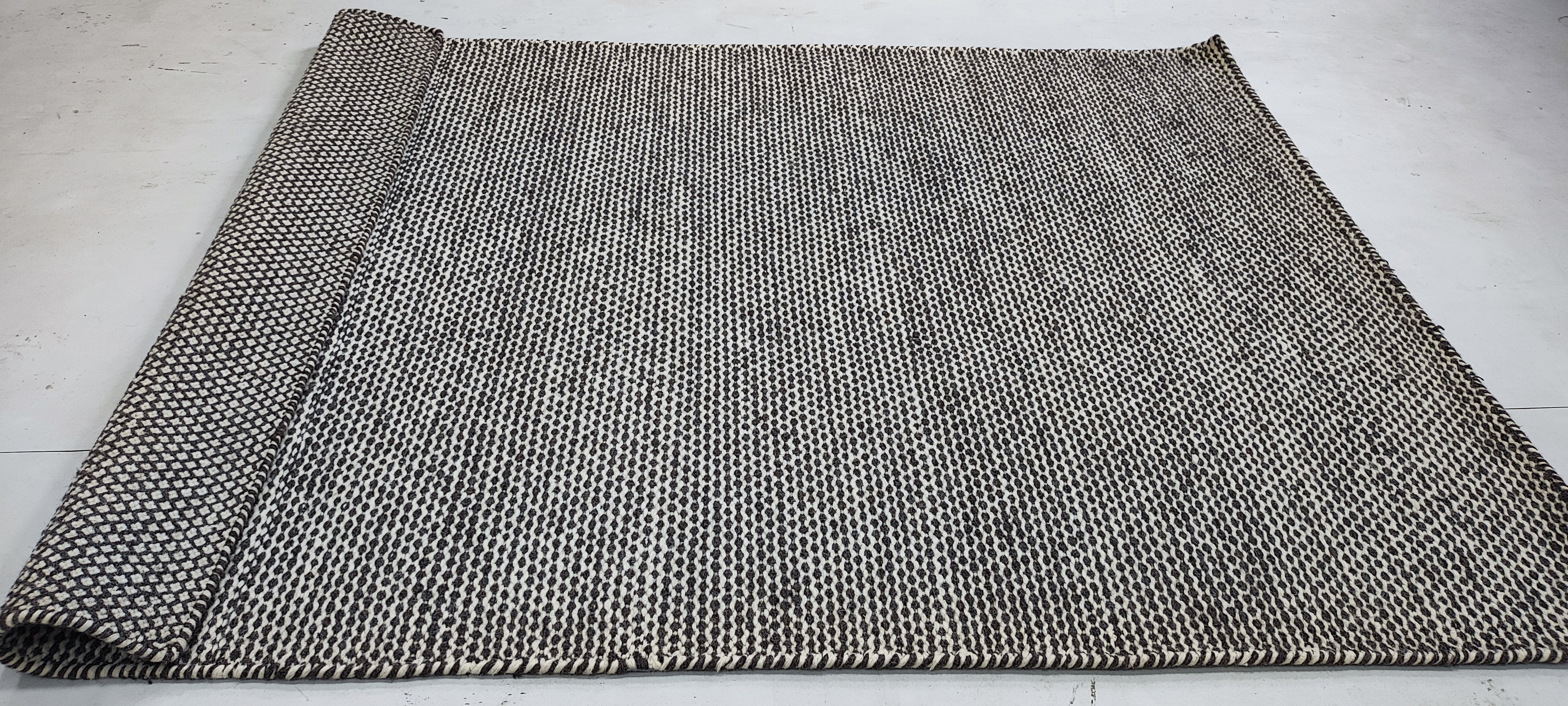 Iian Roklav Hand-woven Durrie Rug (Multiple Colors and Sizes)