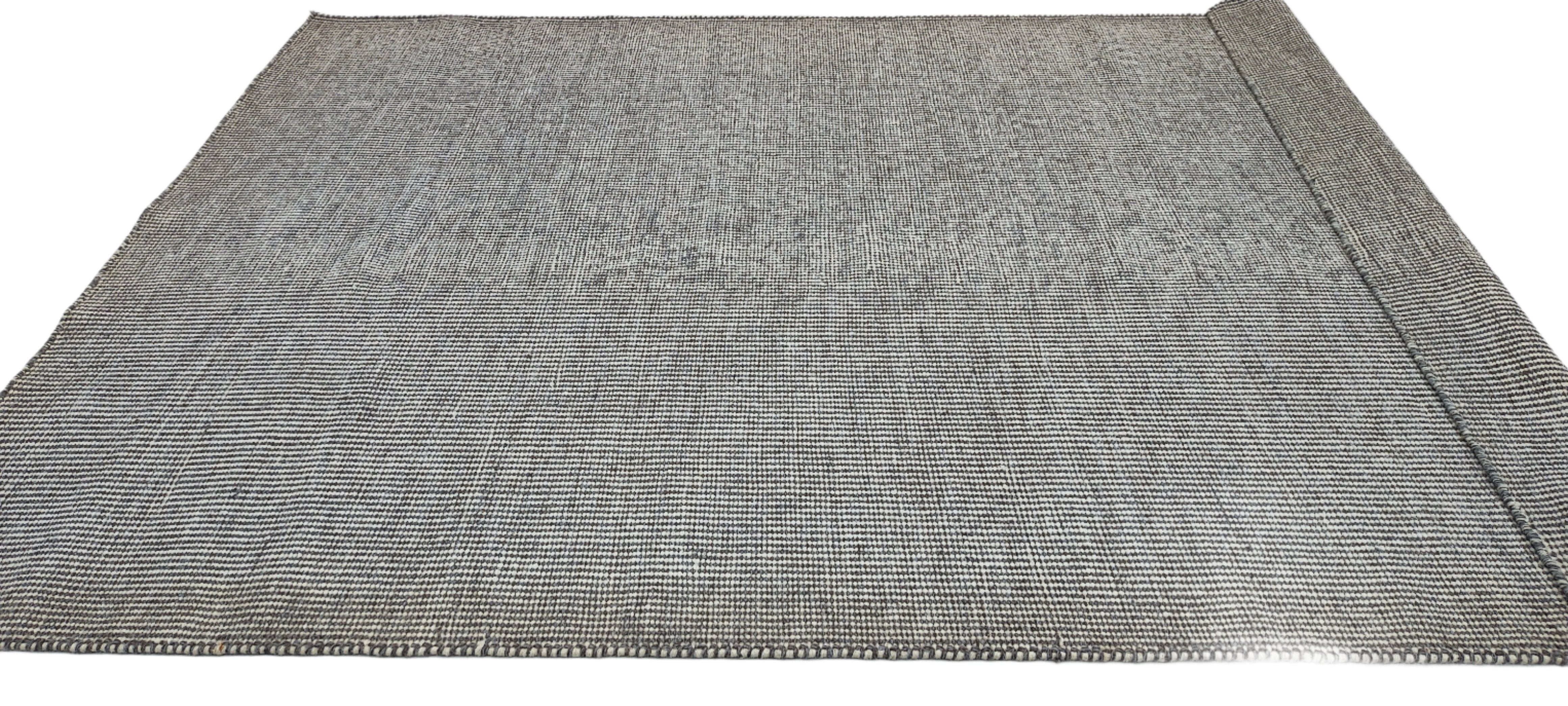 Zach 5.3x7.6 Hand-Woven Durrie Grey and Ivory