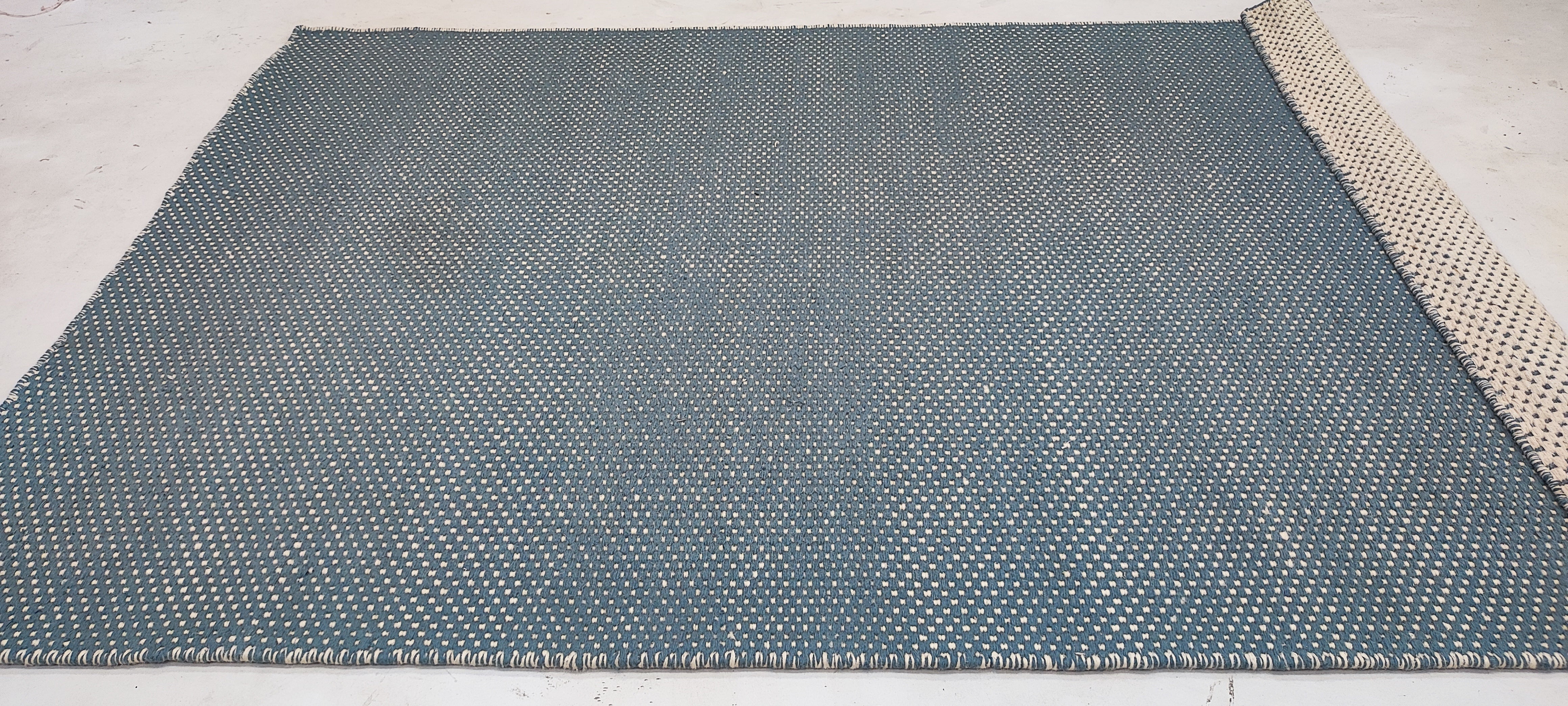 Drew 5x7.3 Hand-Woven Durrie Light Blue and Ivory