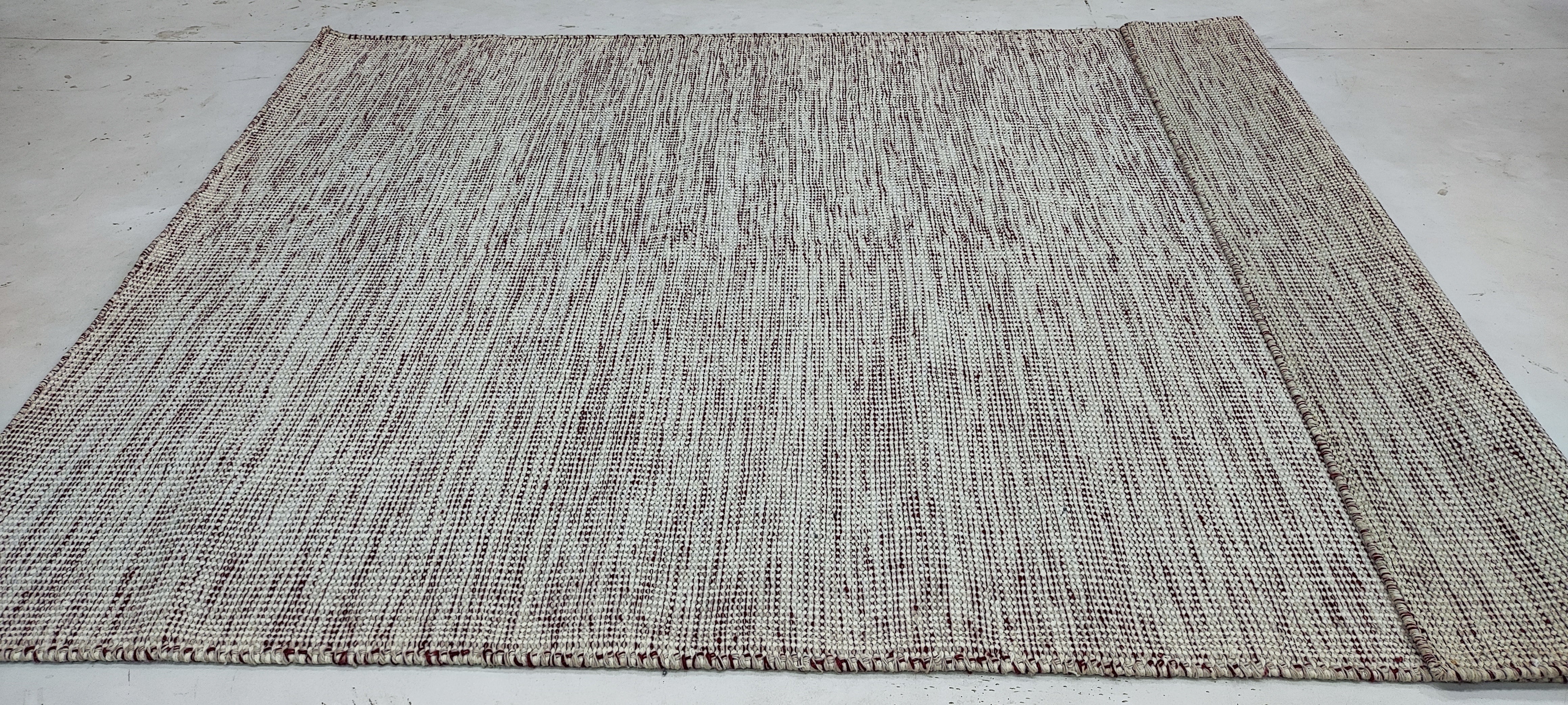 Alexandra 5.6x7.6 Hand-Woven Durrie Ivory and Red