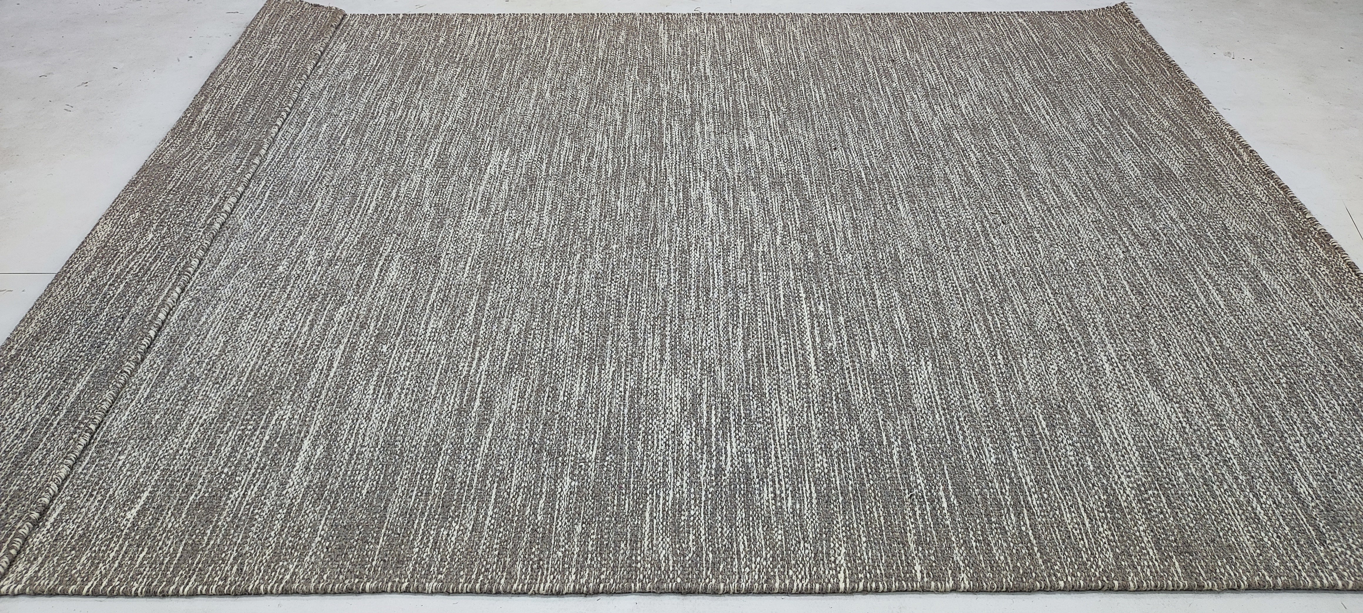 The Deep 5.9x7.9 Hand-woven Grey Textured Durrie Rug