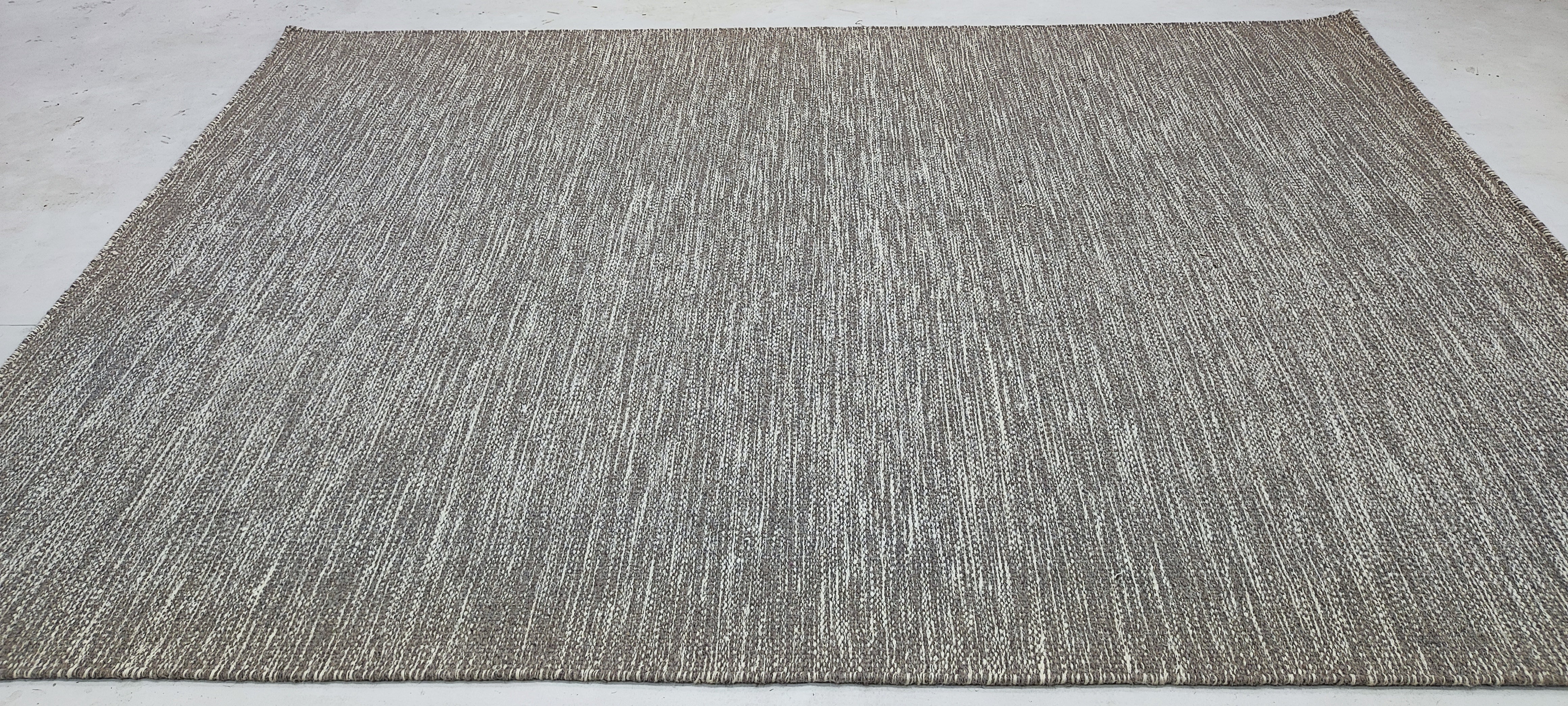 The Deep 5.9x7.9 Hand-woven Grey Textured Durrie Rug