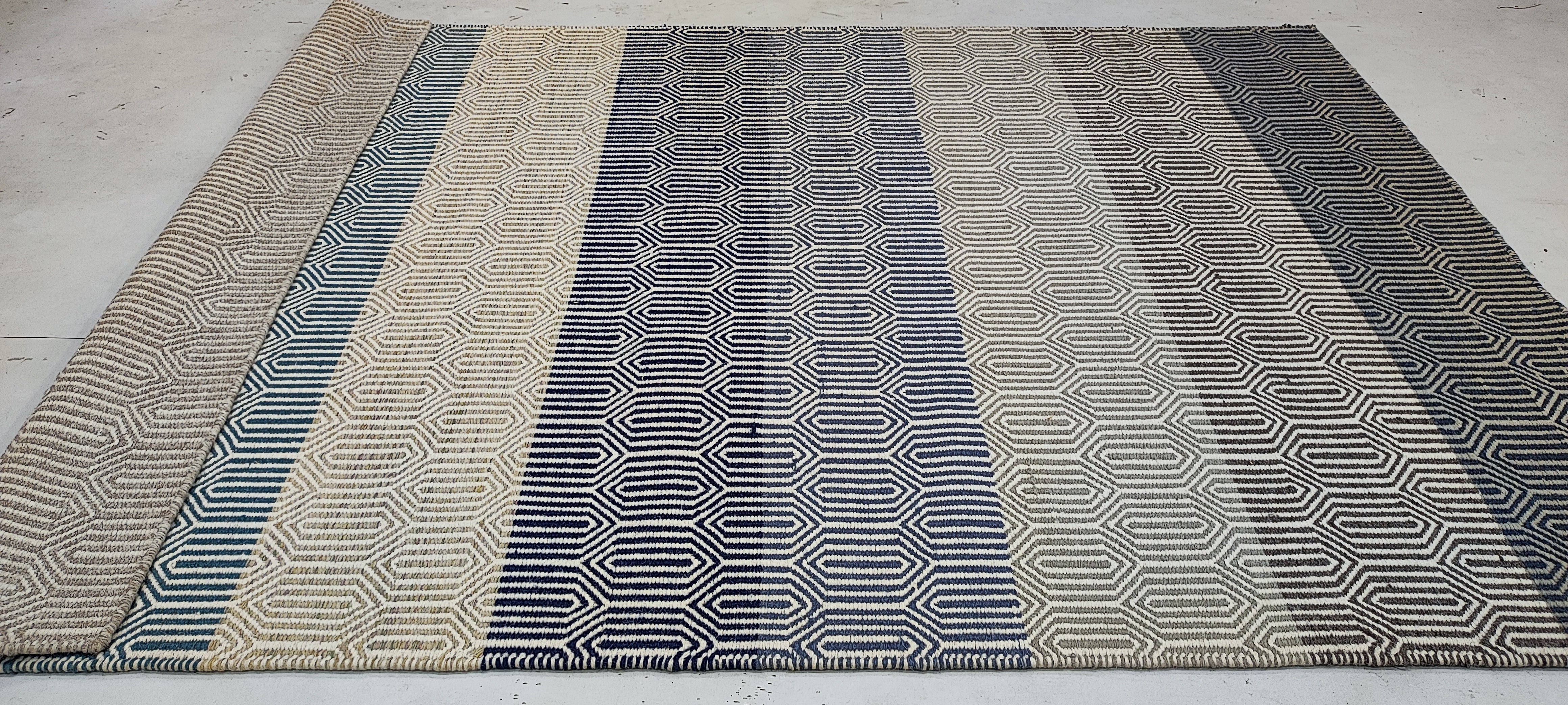 Jack Quaid Hand-woven Textured Durrie Rug (Multiple Sizes & Colors)