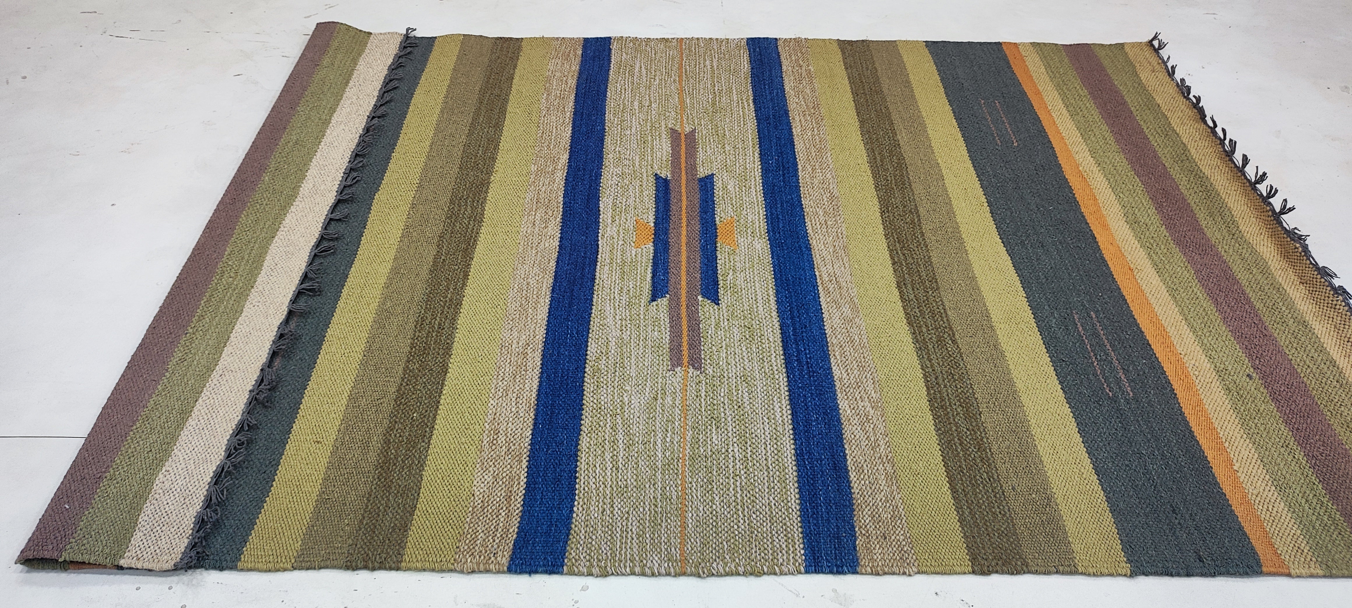 Simon Pegg 4x6 Hand-woven Durrie Rug (Multiple Colors)