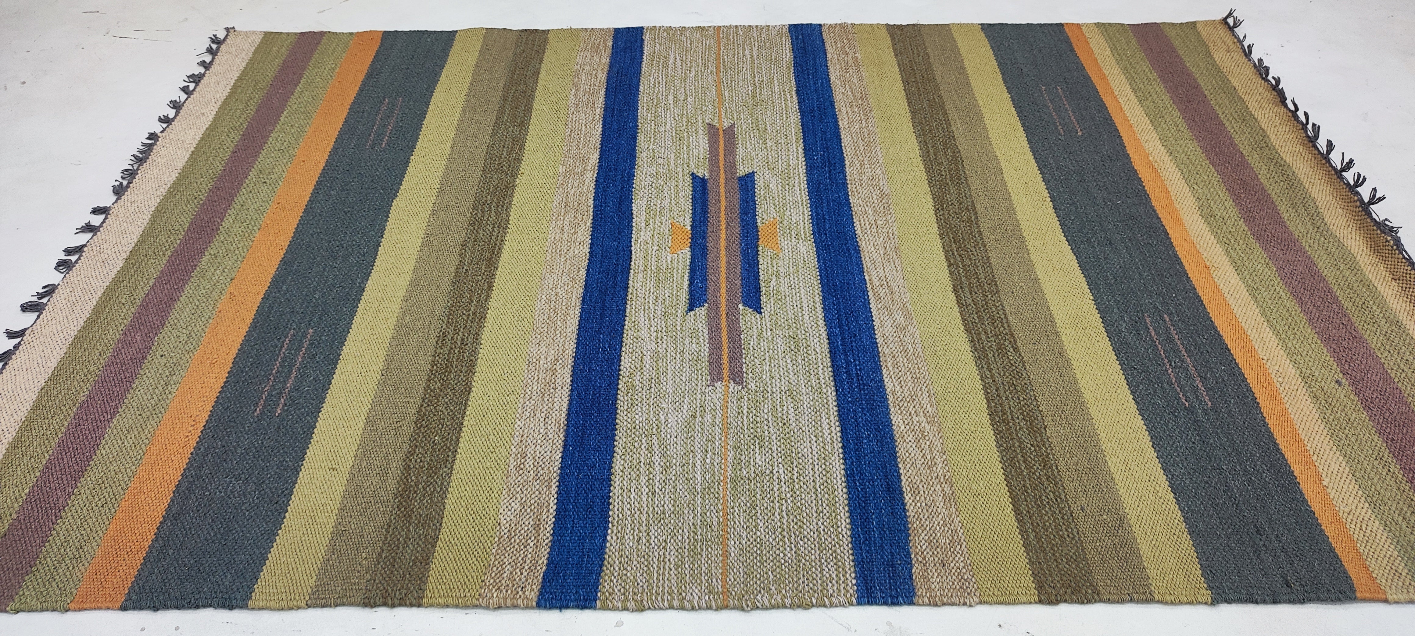 Simon Pegg 4x6 Hand-woven Durrie Rug (Multiple Colors)