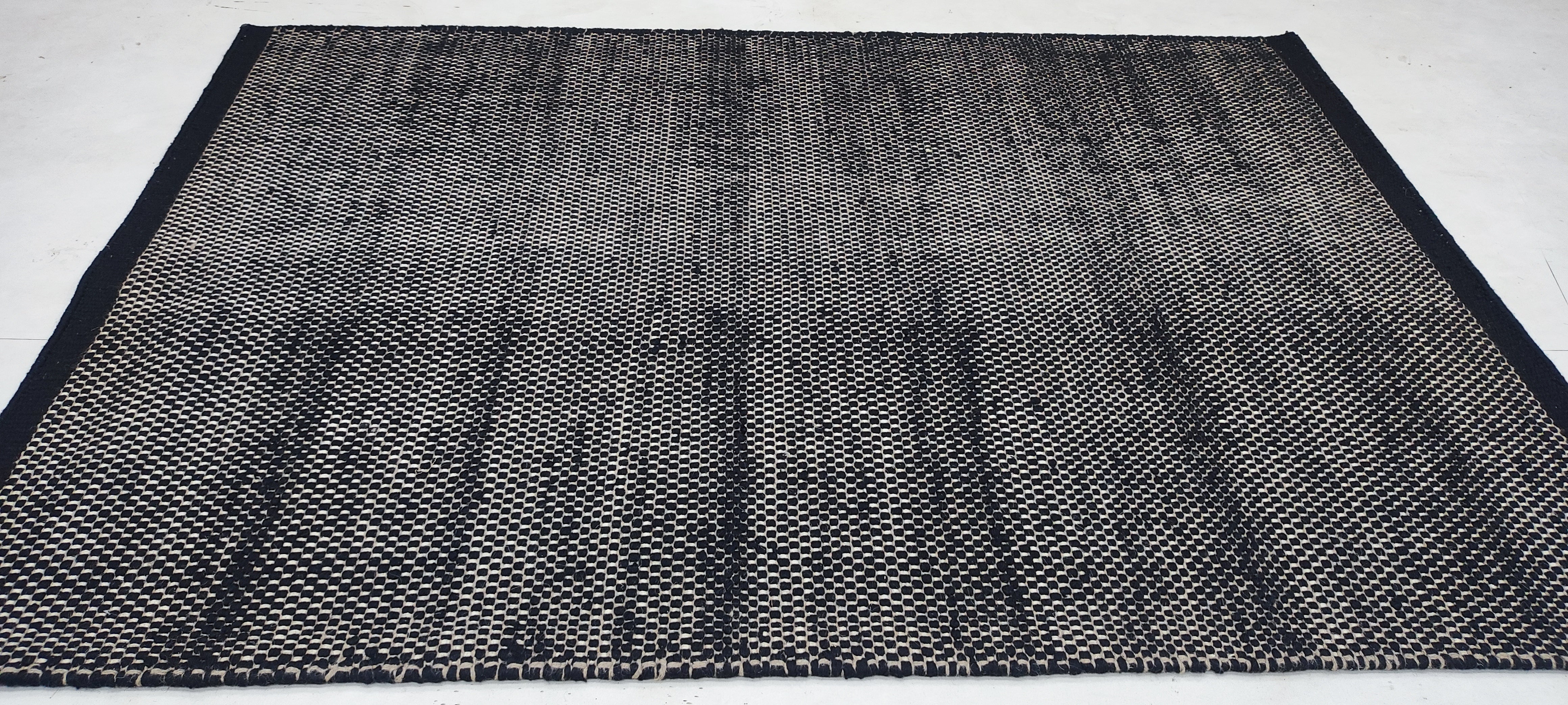 Translucent 4x6 Hand-woven Durrie Rug (Multiple Colors)