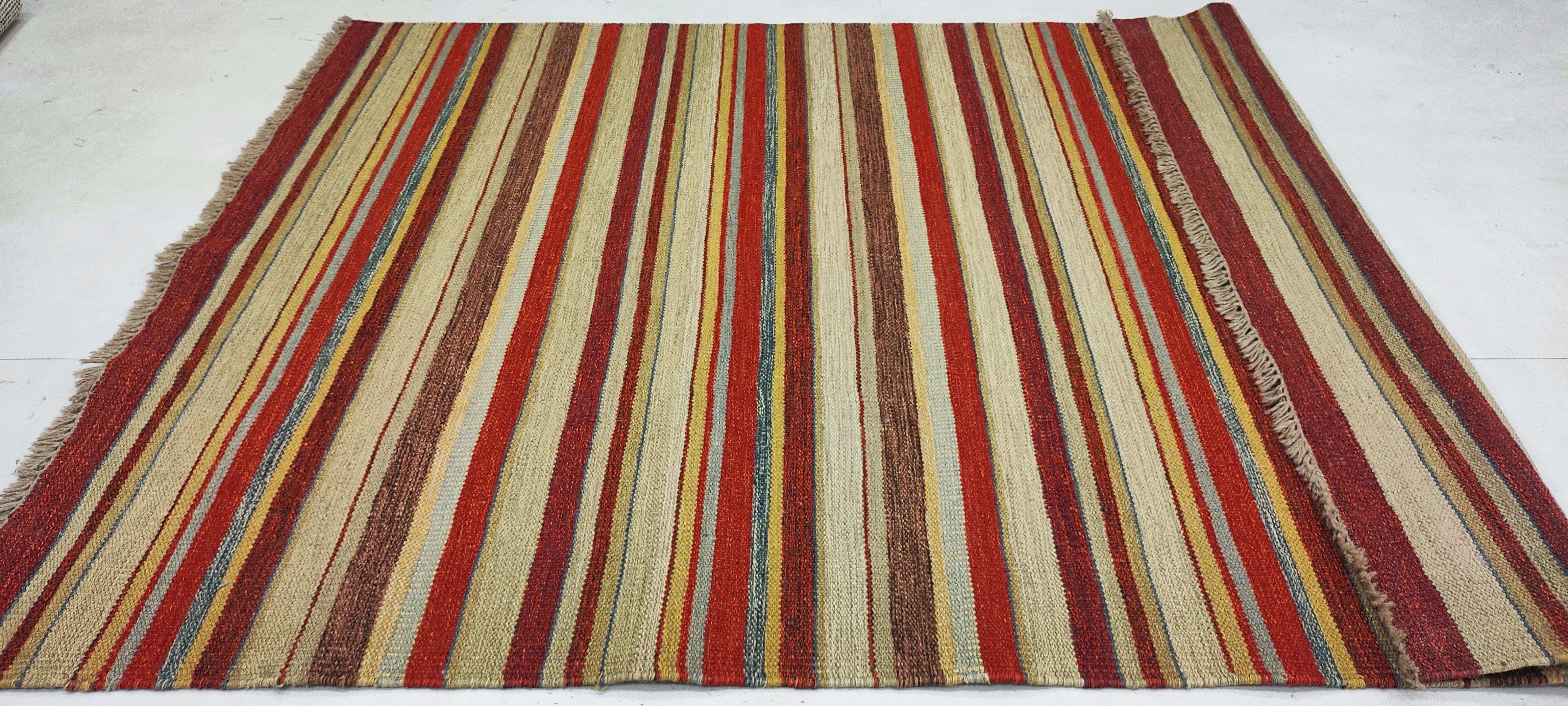 Jeffrey Dean Morgan Hand-woven Durrie Rug (Multiple Colors & Sizes)