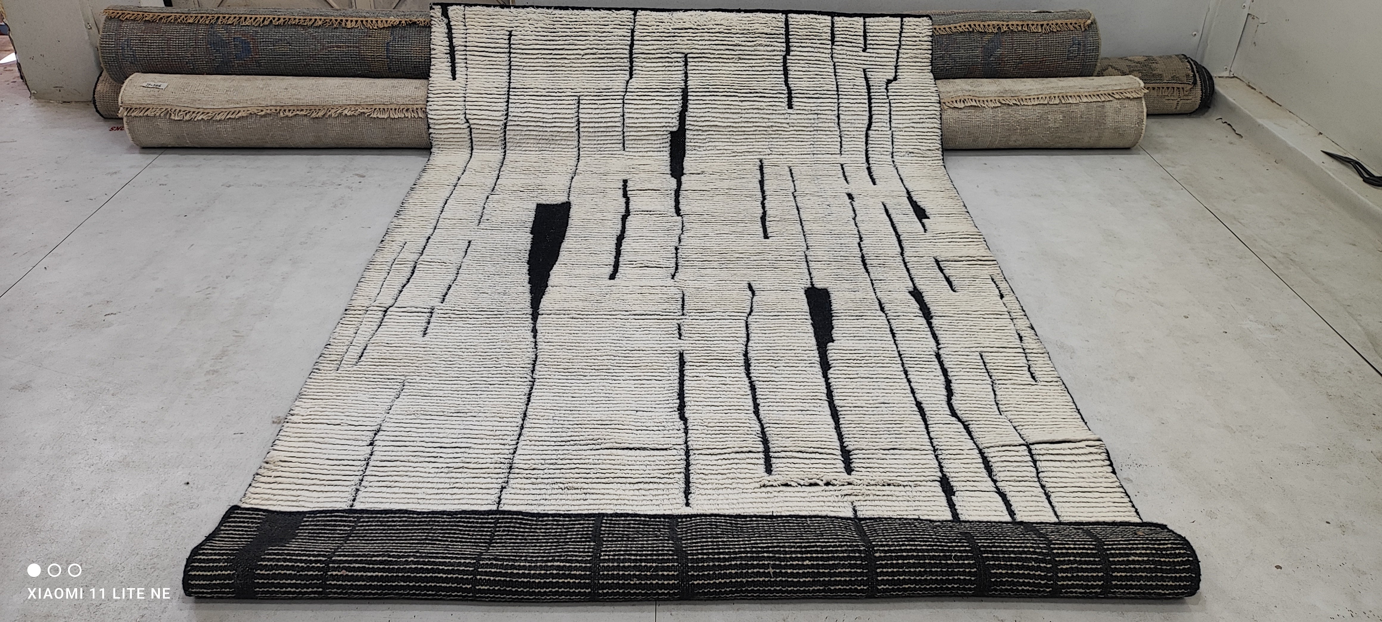 Christopher Pearce 5x8 White Hand-Knotted High-Low Modern Rug