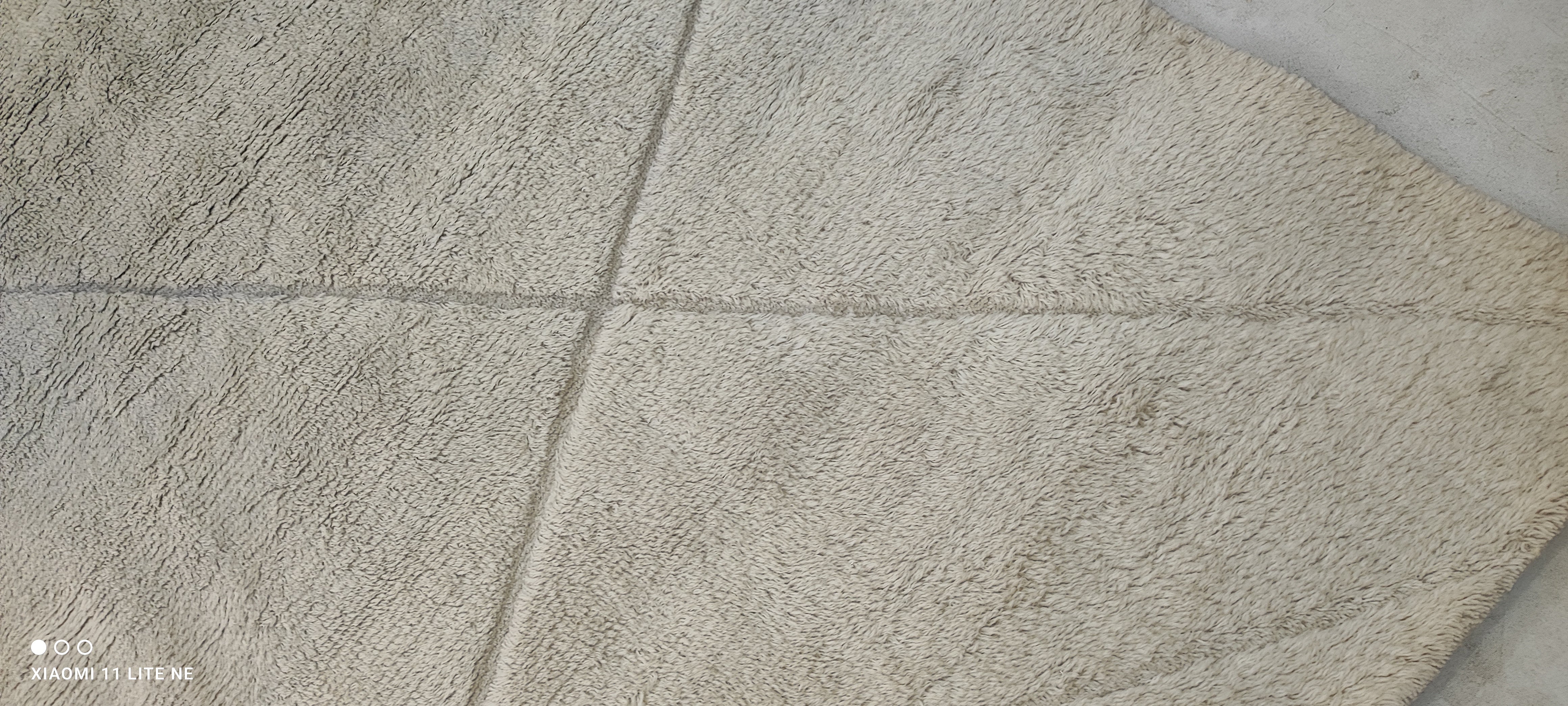 Bob 6.9x9.6 Ivory Hand-Knotted Modern Rug