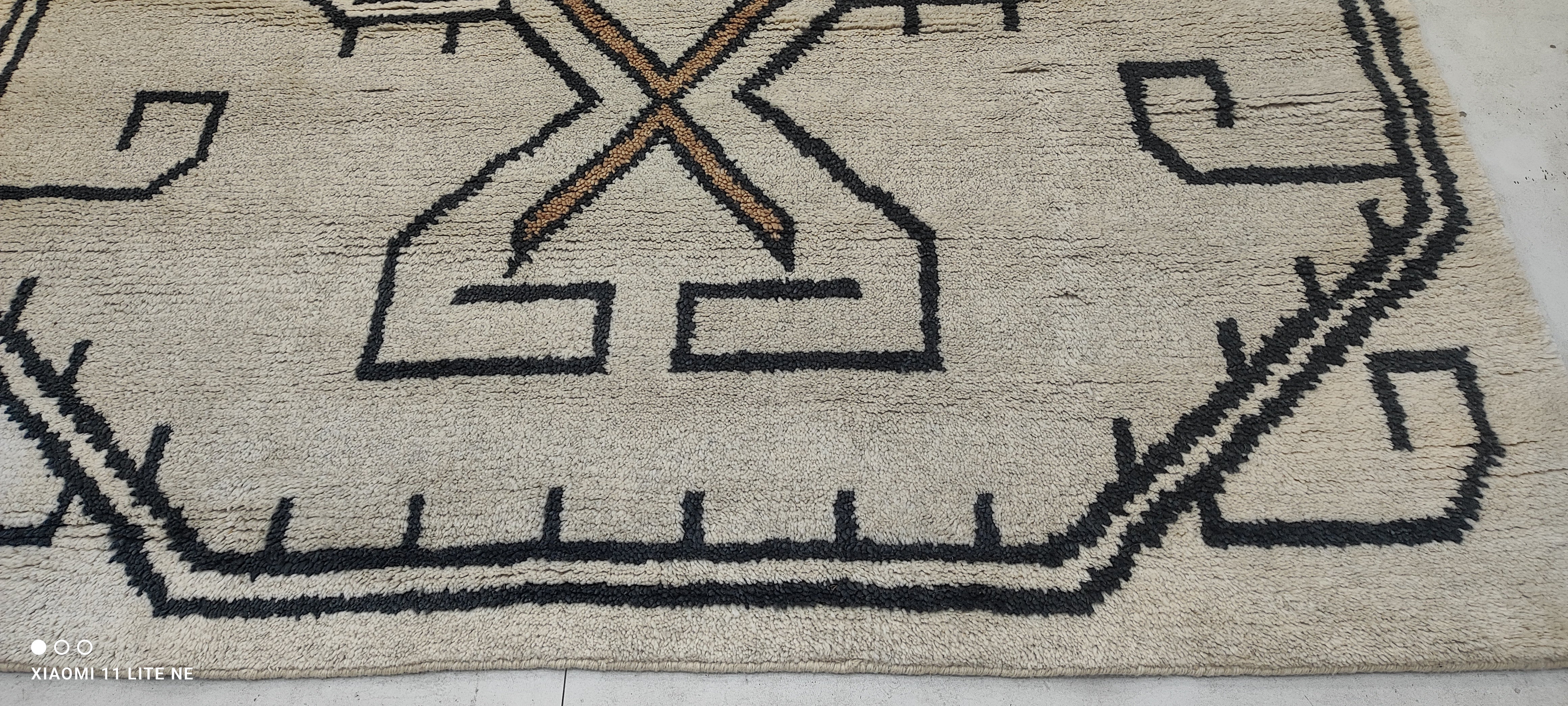 Jonathan Whitesell 6x9 Ivory Hand-Knotted Moroccan Style Rug