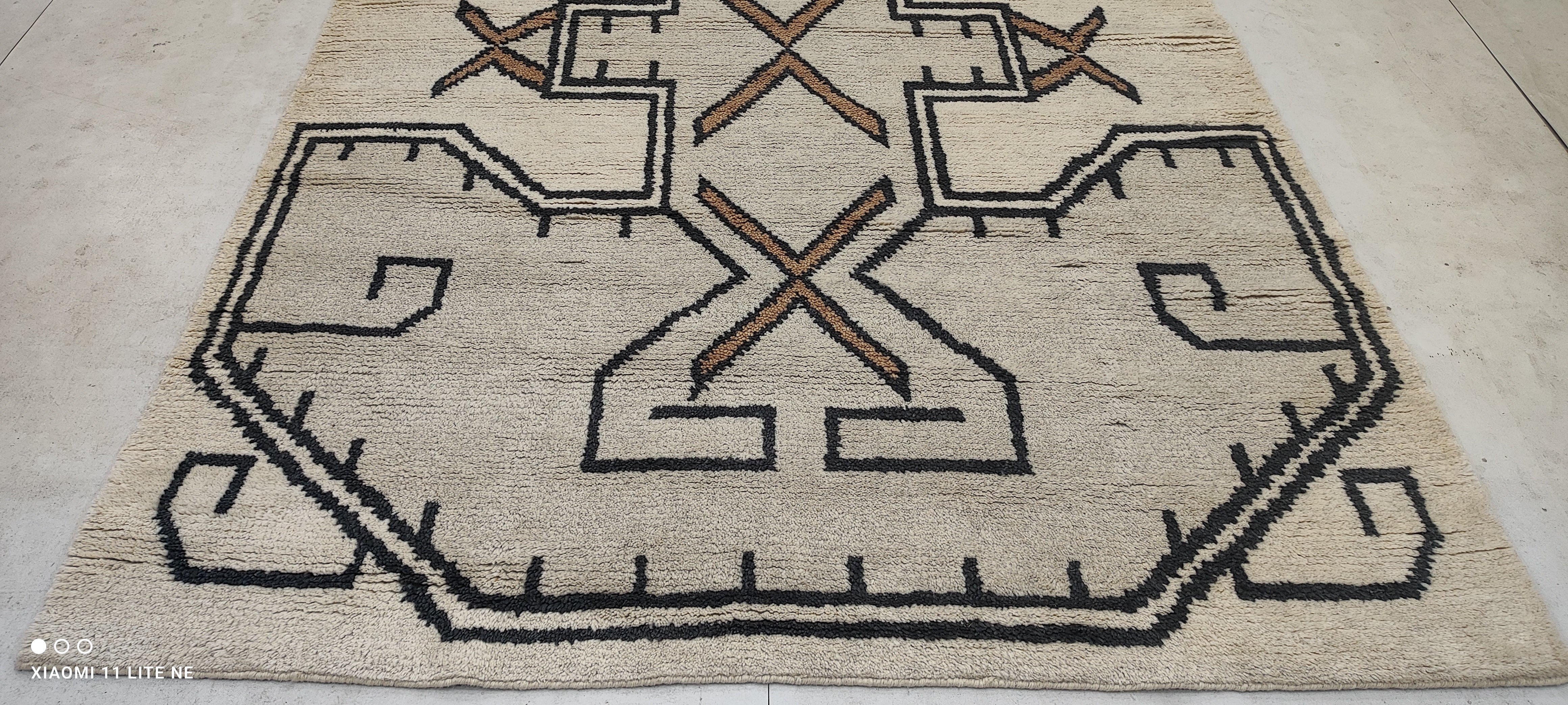 Jonathan Whitesell 6x9 Ivory Hand-Knotted Moroccan Style Rug