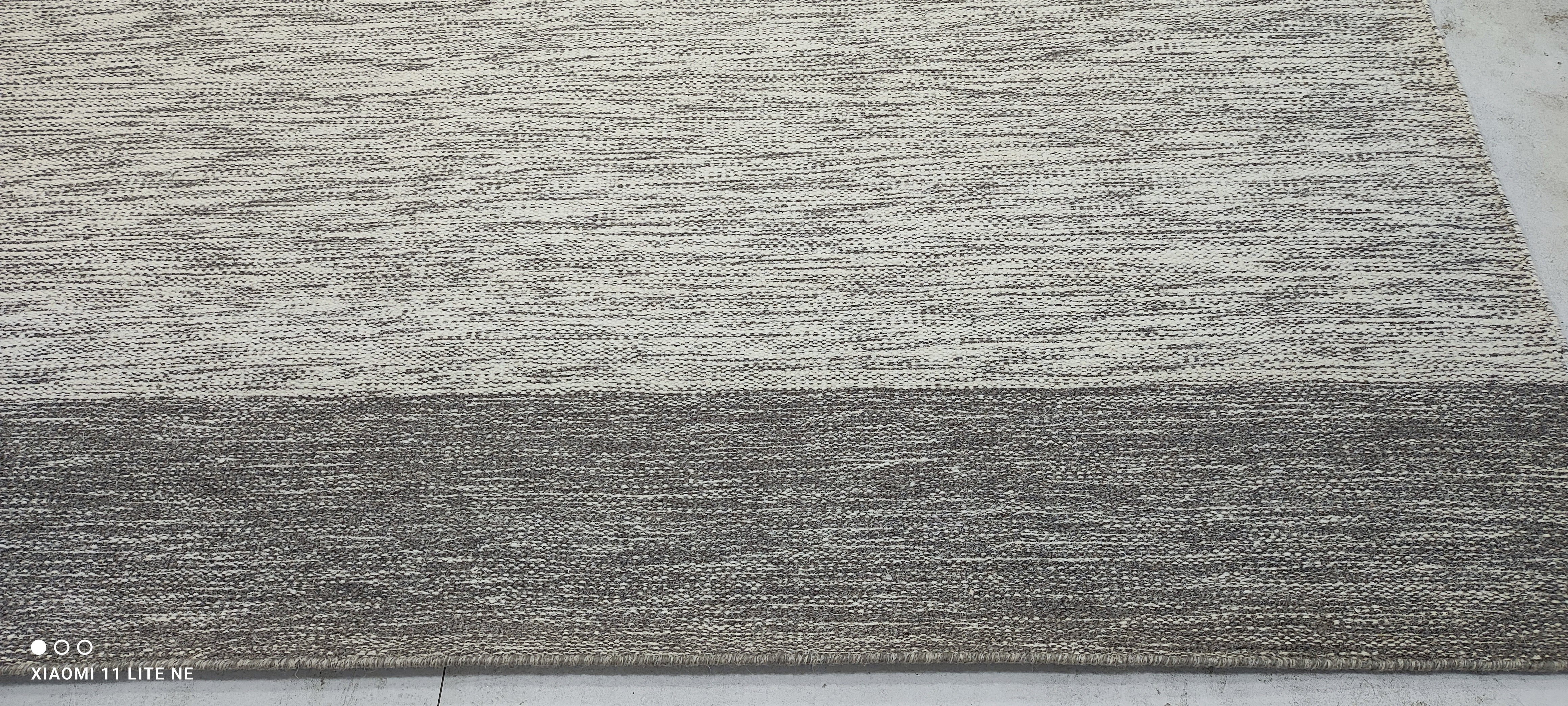 Mario Vassall 8.3x9.6 Grey Handwoven Modern Rug