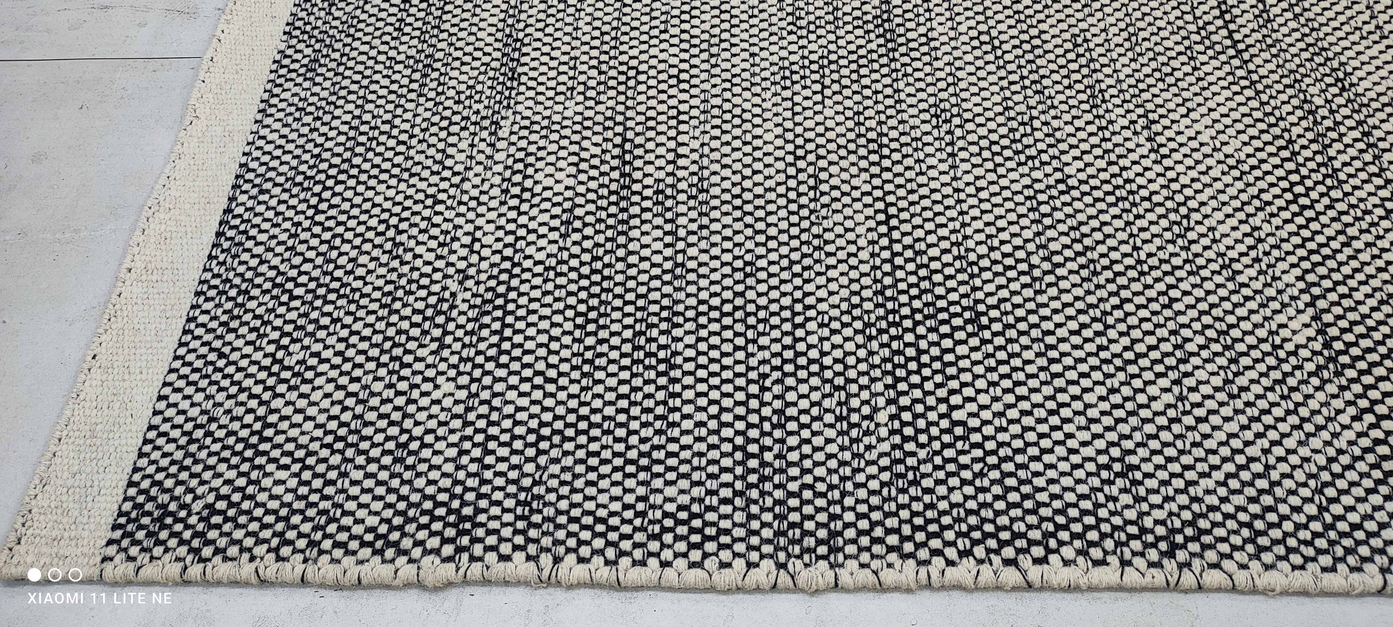 Ryan Mula 6.9x9.6 Black Handwoven Modern Rug