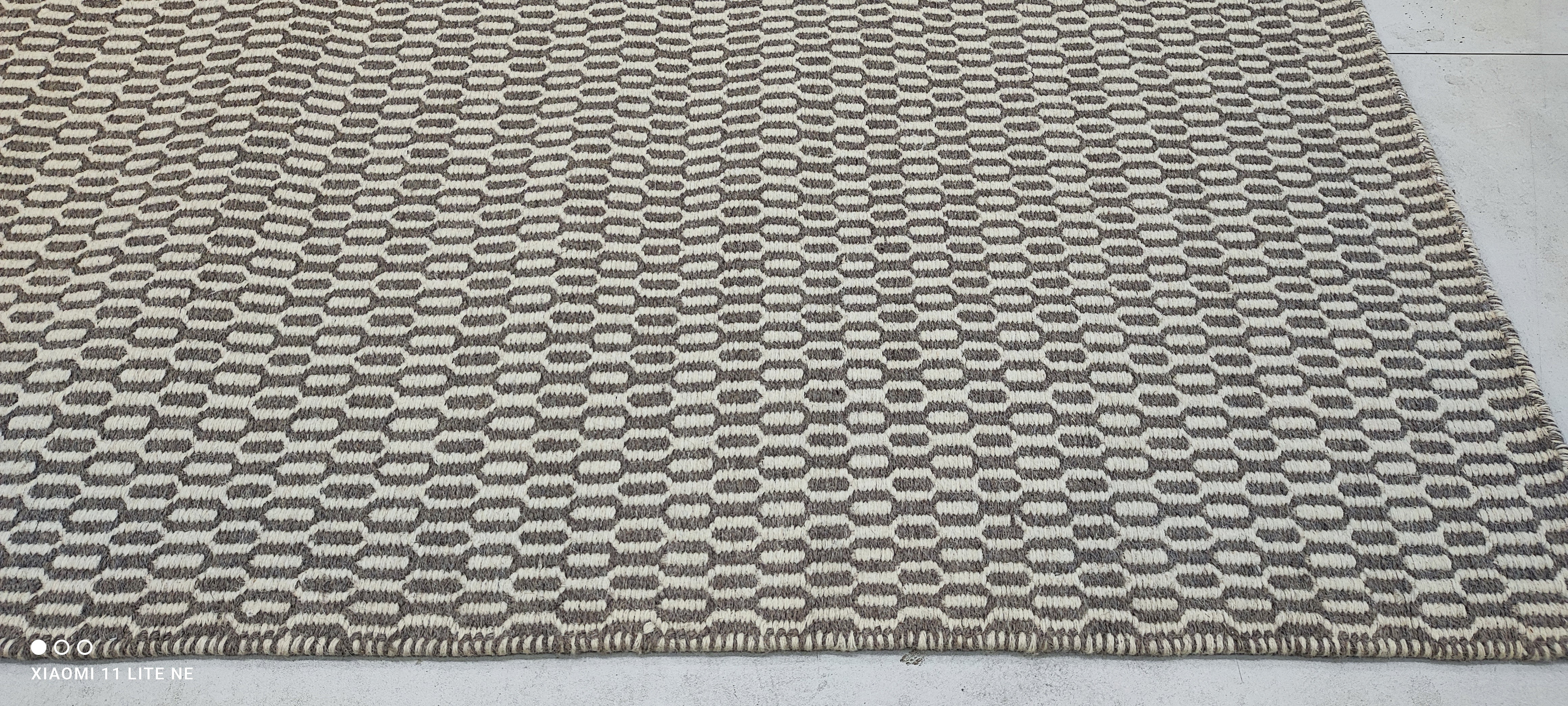 Sam M. 6x7.6 Grey Handwoven Modern Rug