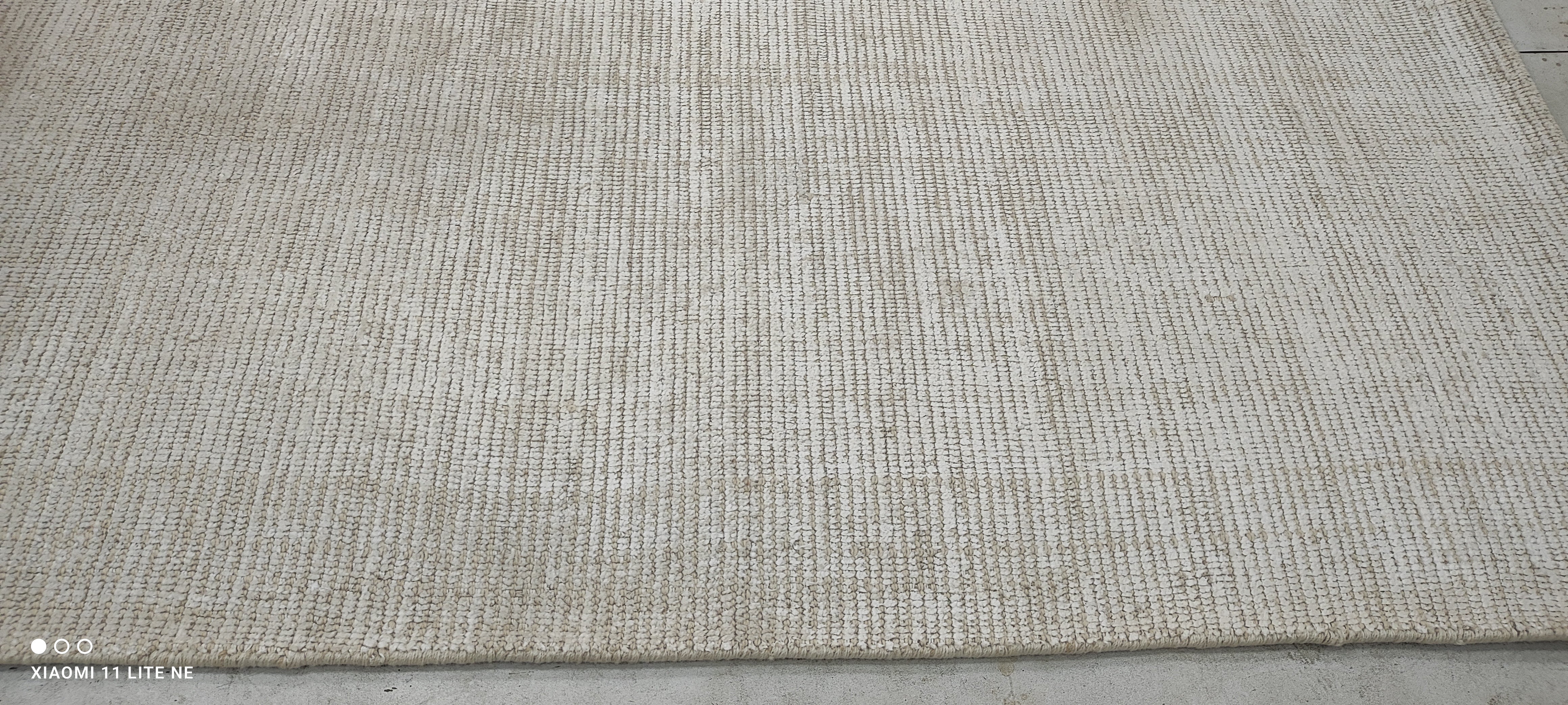 Wilbert Gray Silver Hand-Knotted Modern Style Rug - Multiple Sizes