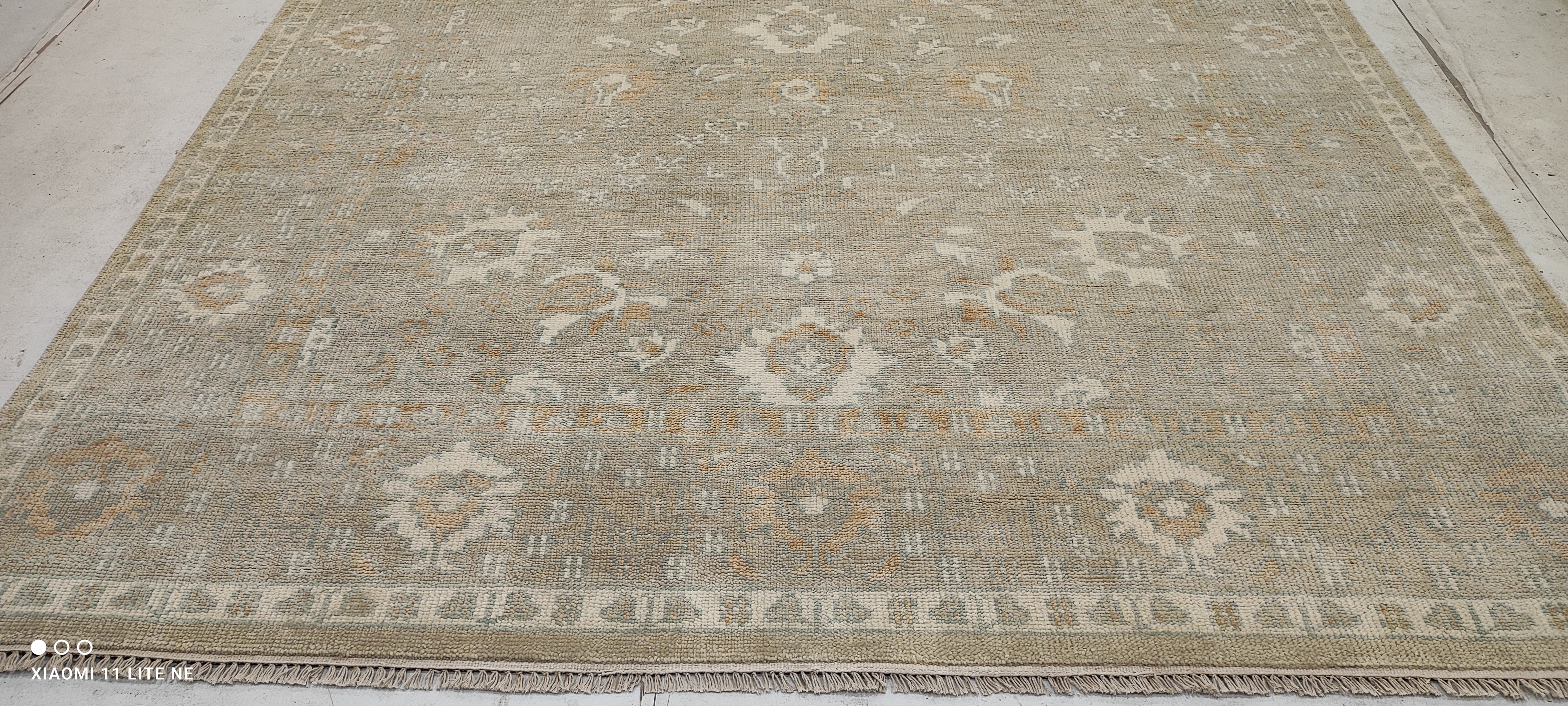 Kelly Bishop 8x10 Grey Hand-Knotted Oushak Rug