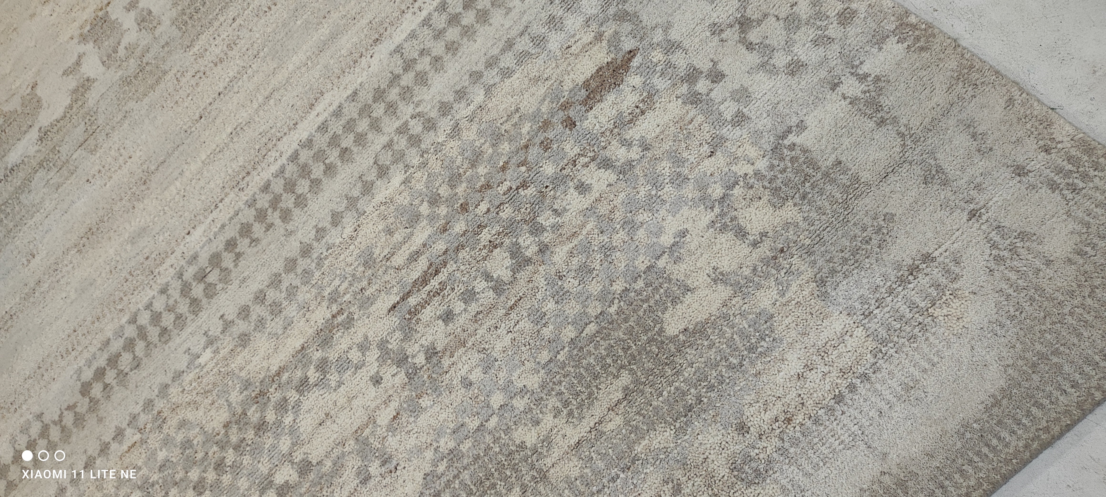 Patrick Holden O'Neill 8x10 Silver Hand-Knotted Modern Style Rug