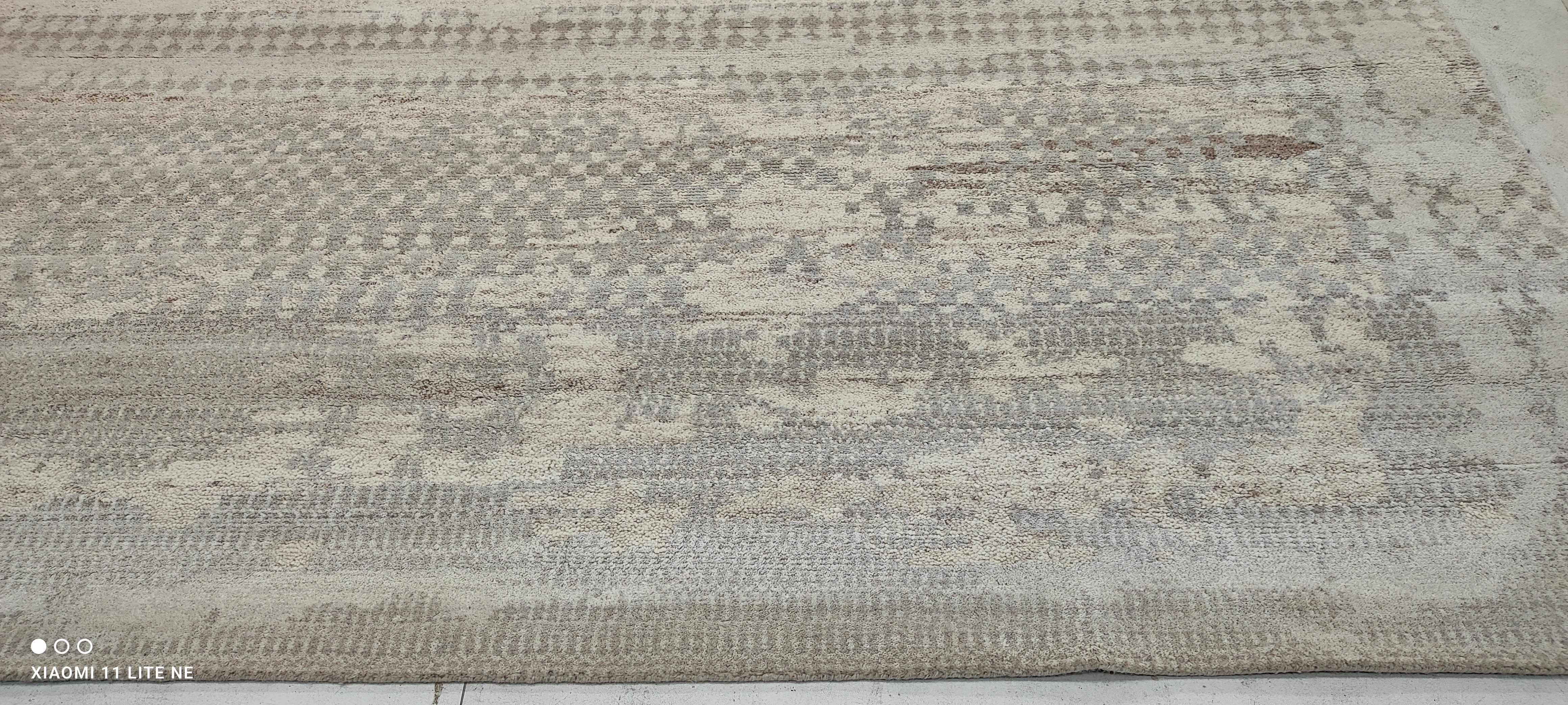 Patrick Holden O'Neill 8x10 Silver Hand-Knotted Modern Style Rug
