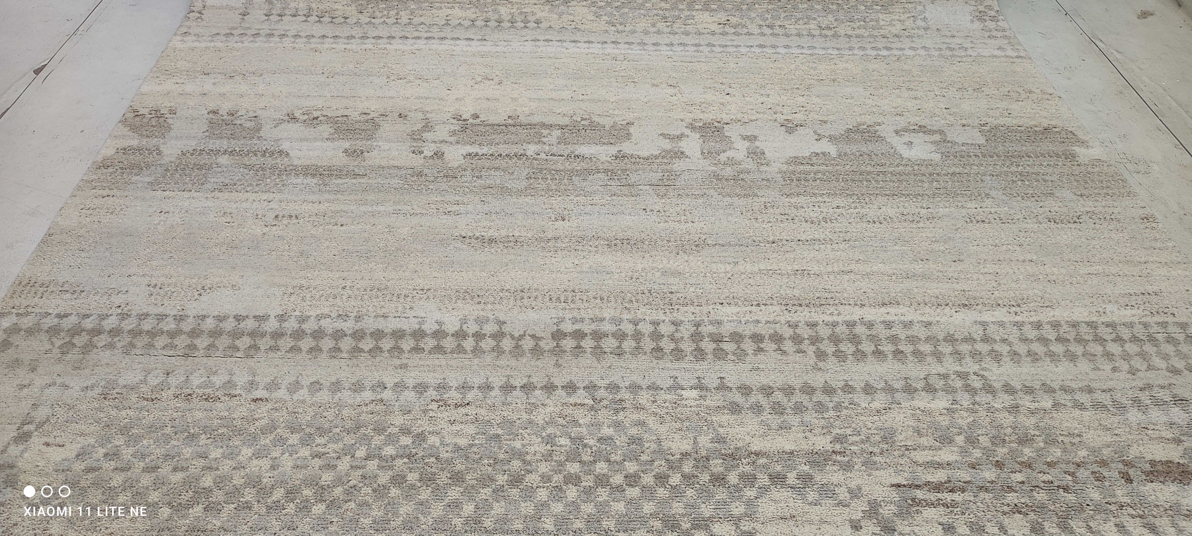 Patrick Holden O'Neill 8x10 Silver Hand-Knotted Modern Style Rug