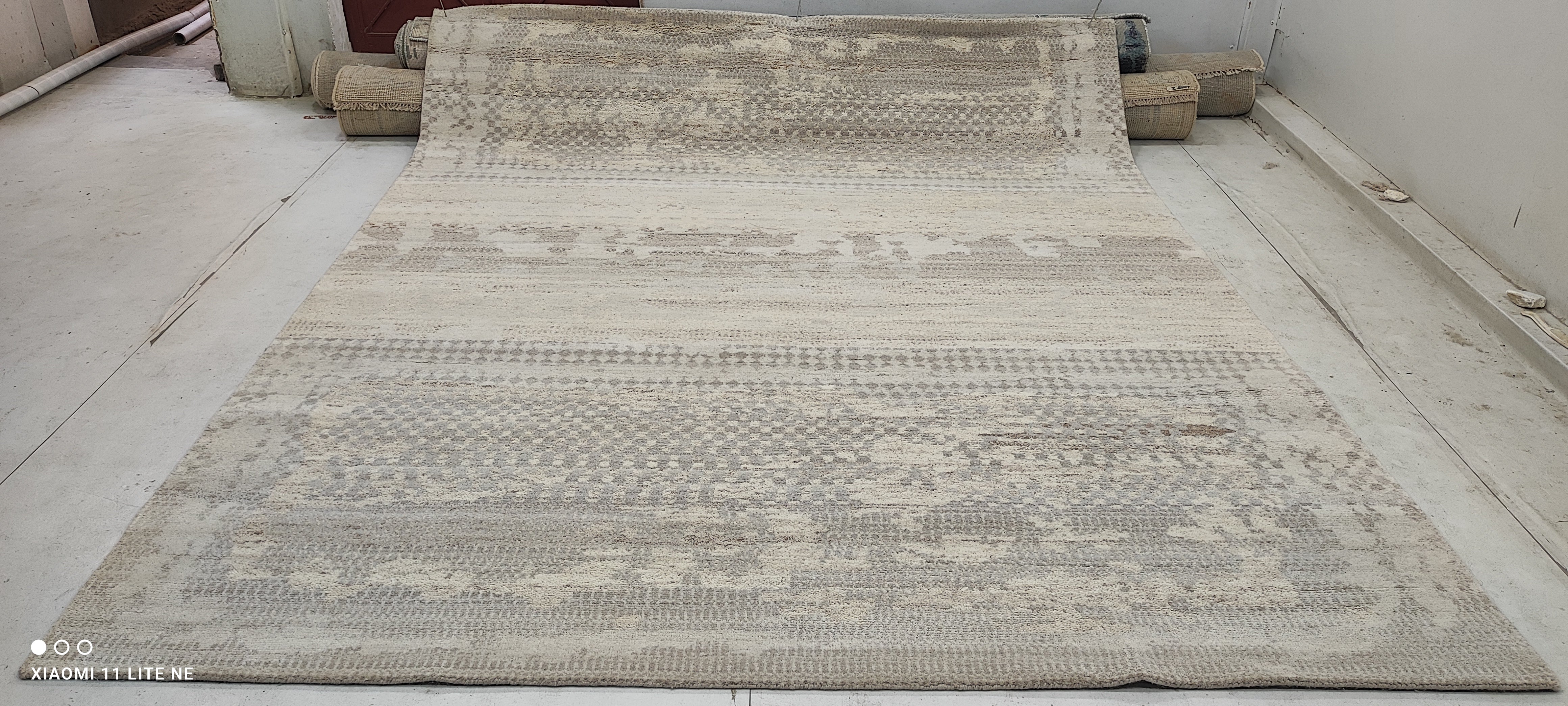 Patrick Holden O'Neill 8x10 Silver Hand-Knotted Modern Style Rug