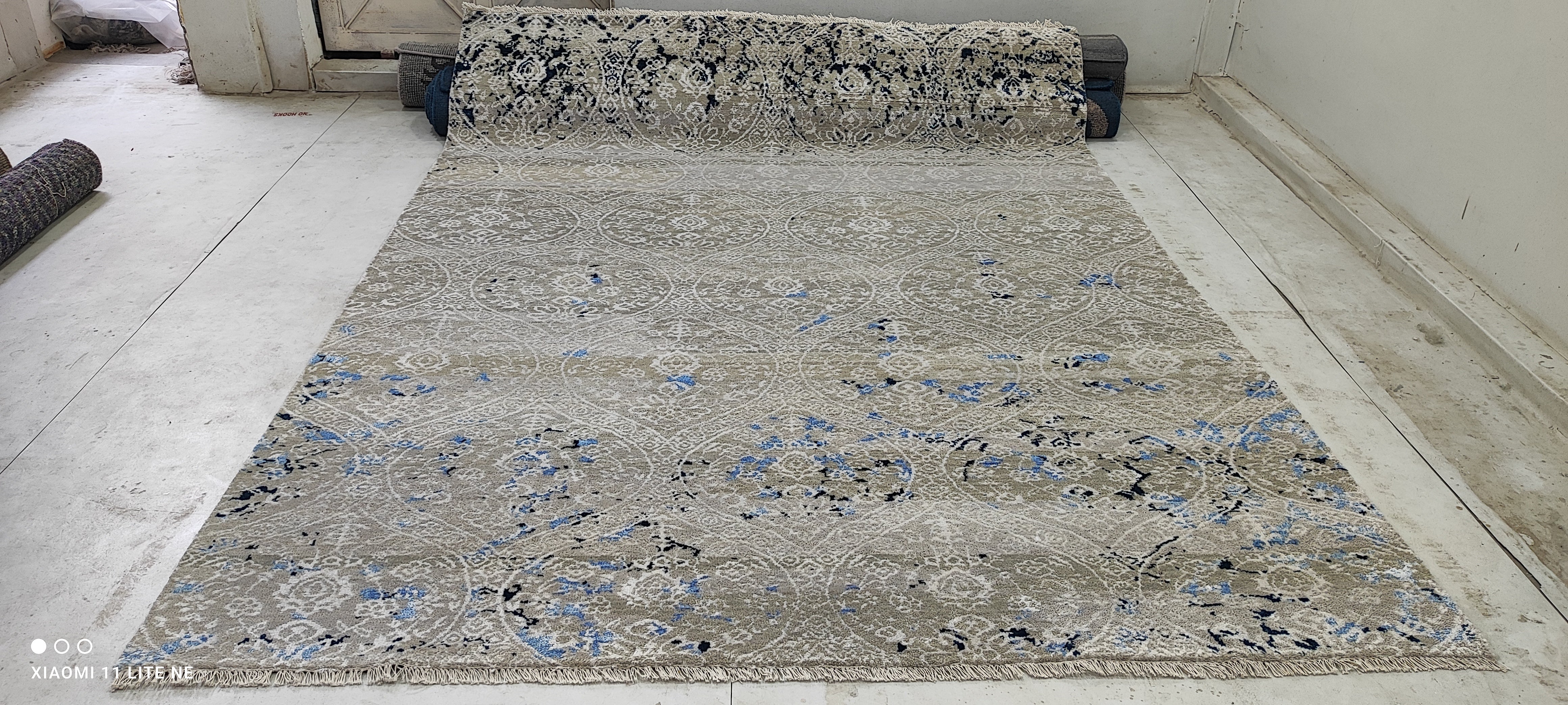 Samuel Lokie 7.6x10 Grey Hand-Knotted Modern Style Rug
