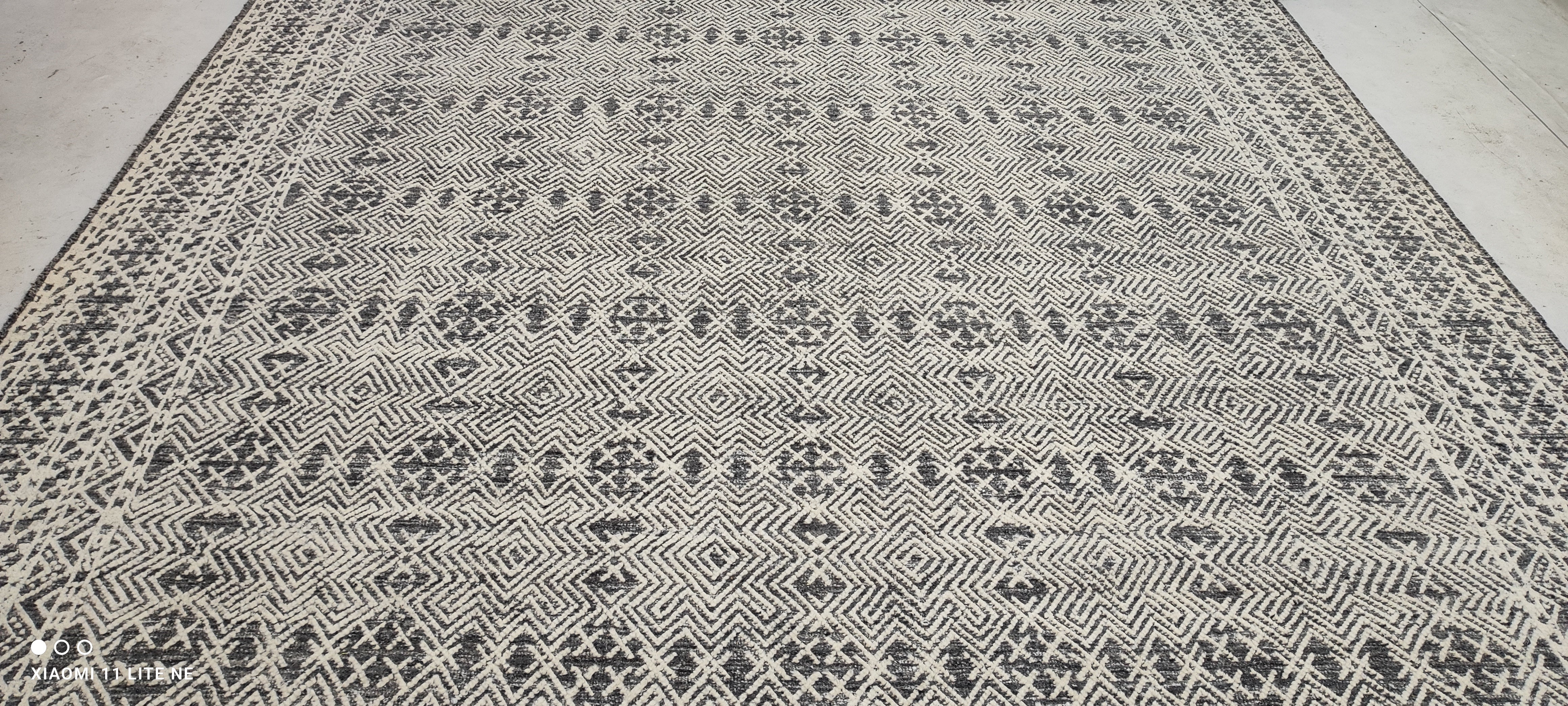Nick Offerman 9x18.6 Hand-Knotted Grey High-Low Modern Rug