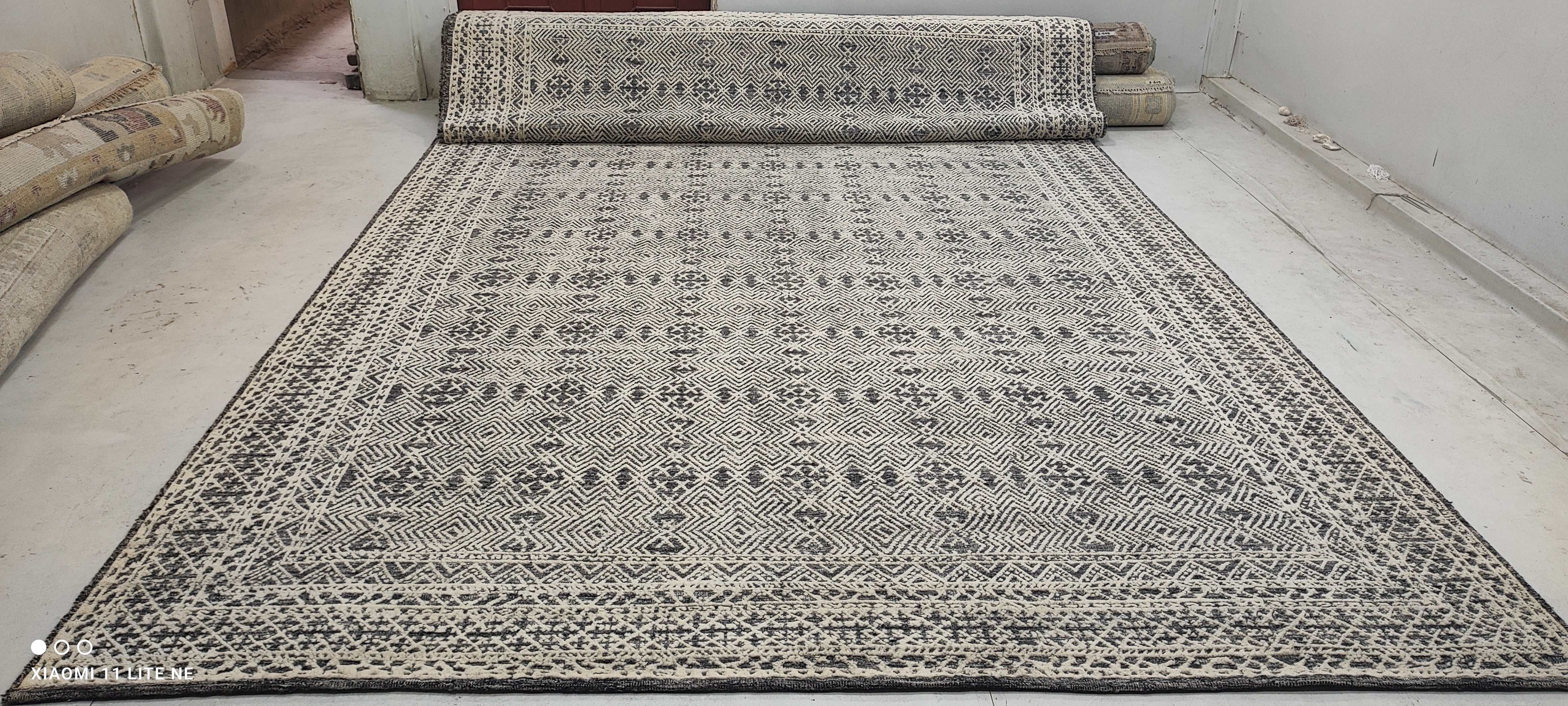 Nick Offerman 9x18.6 Hand-Knotted Grey High-Low Modern Rug