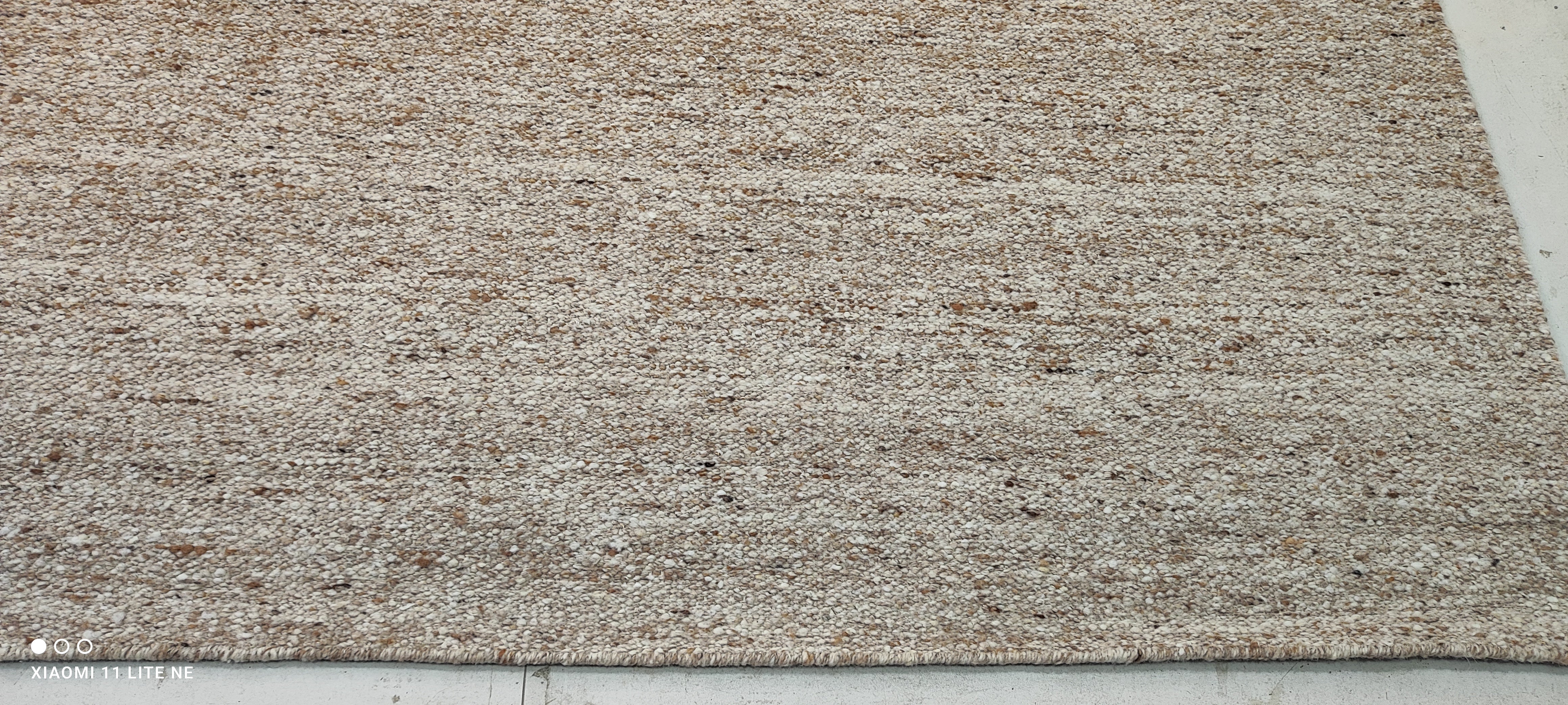 Aaron Jacobs Beige Handwoven Modern Durrie Rug (Multiple Sizes)