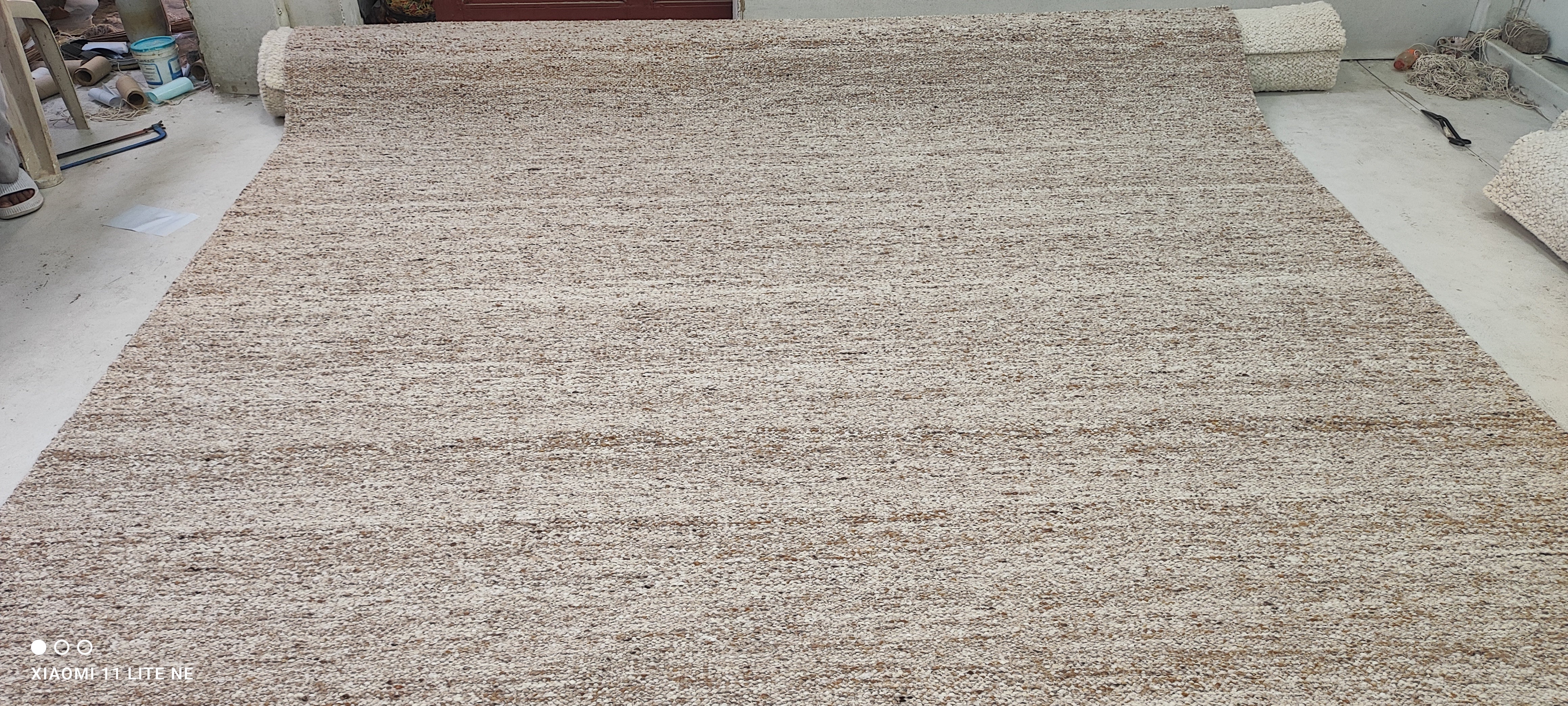 Aaron Jacobs Beige Handwoven Modern Durrie Rug (Multiple Sizes)