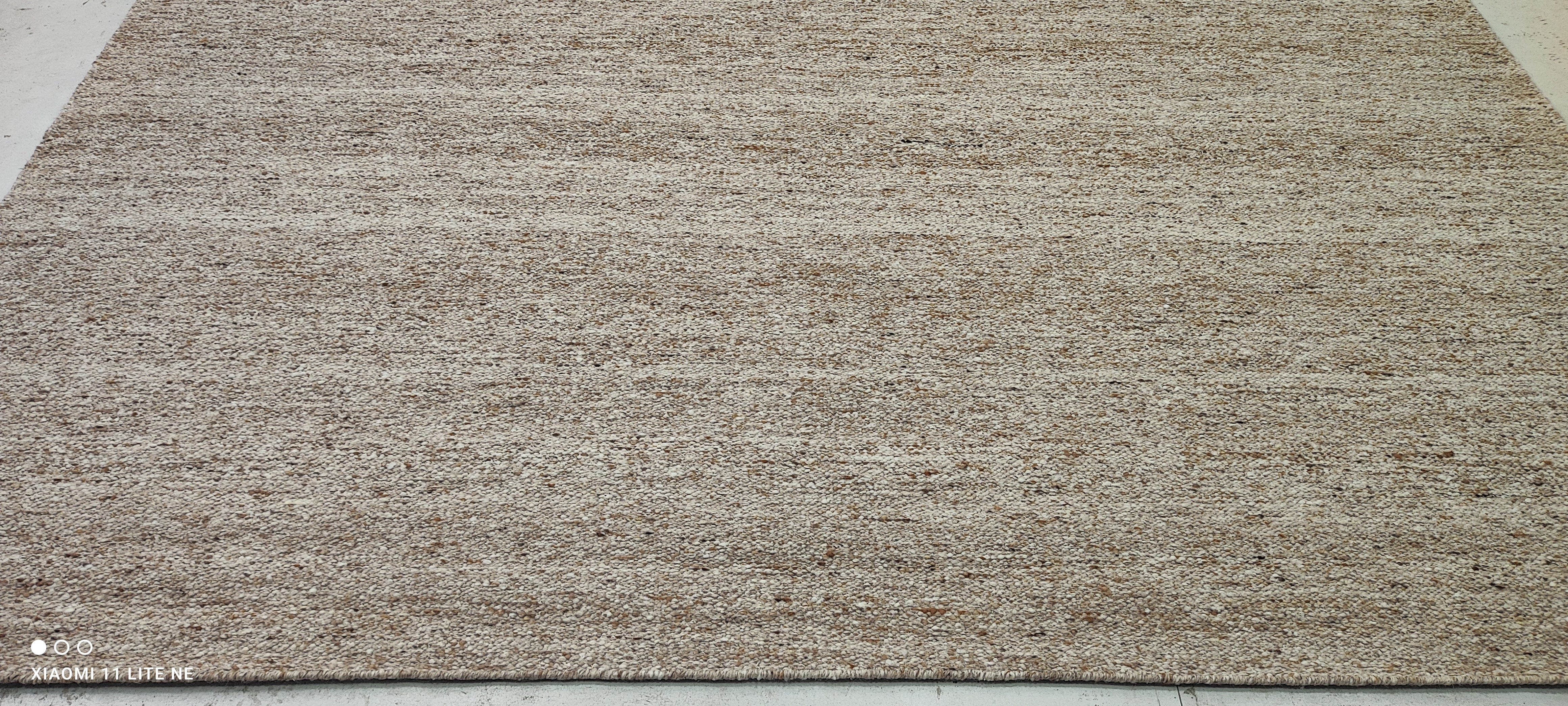 Aaron Jacobs Beige Handwoven Modern Durrie Rug (Multiple Sizes)