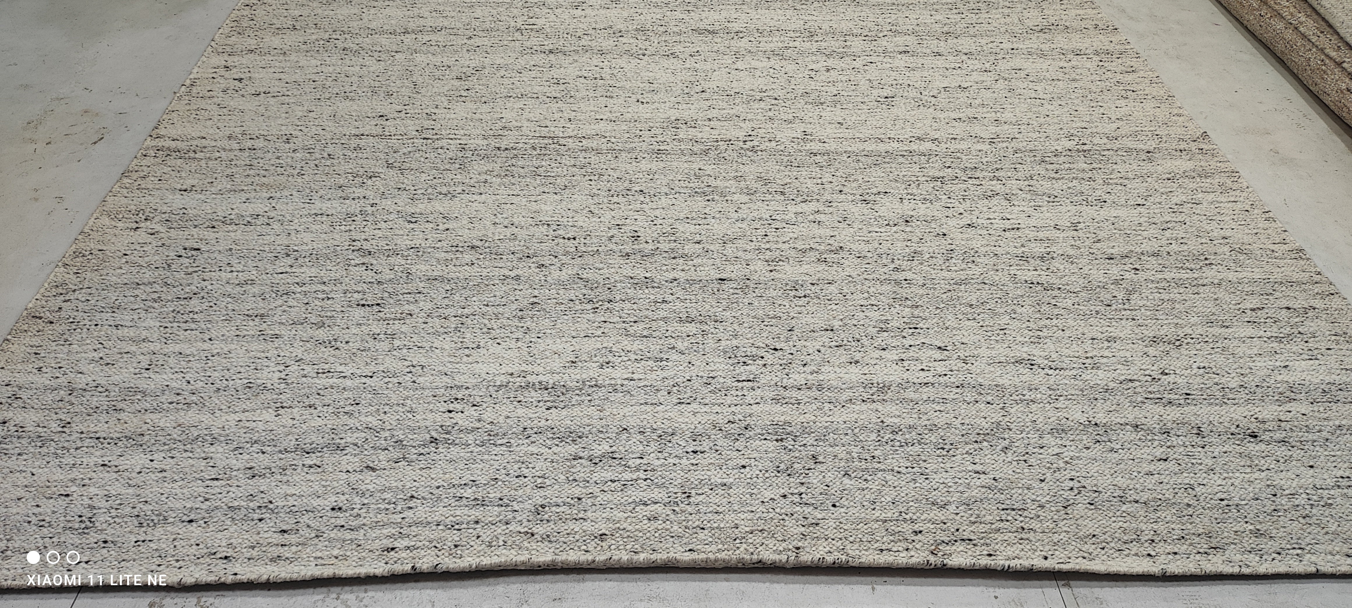 Zak Steiner White & Grey Handwoven Modern Durrie Rug (Multiple Sizes)