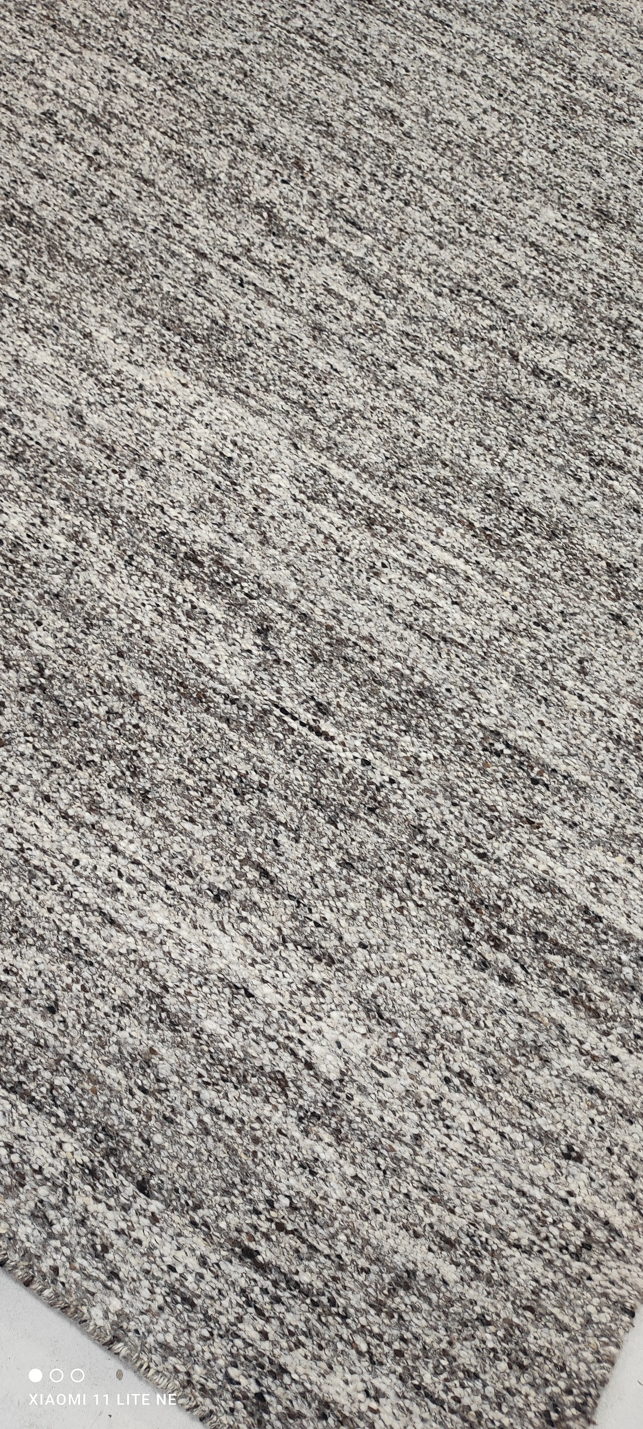 Elliot Dark Grey Handwoven Modern Durrie Rug (Multiple Sizes)