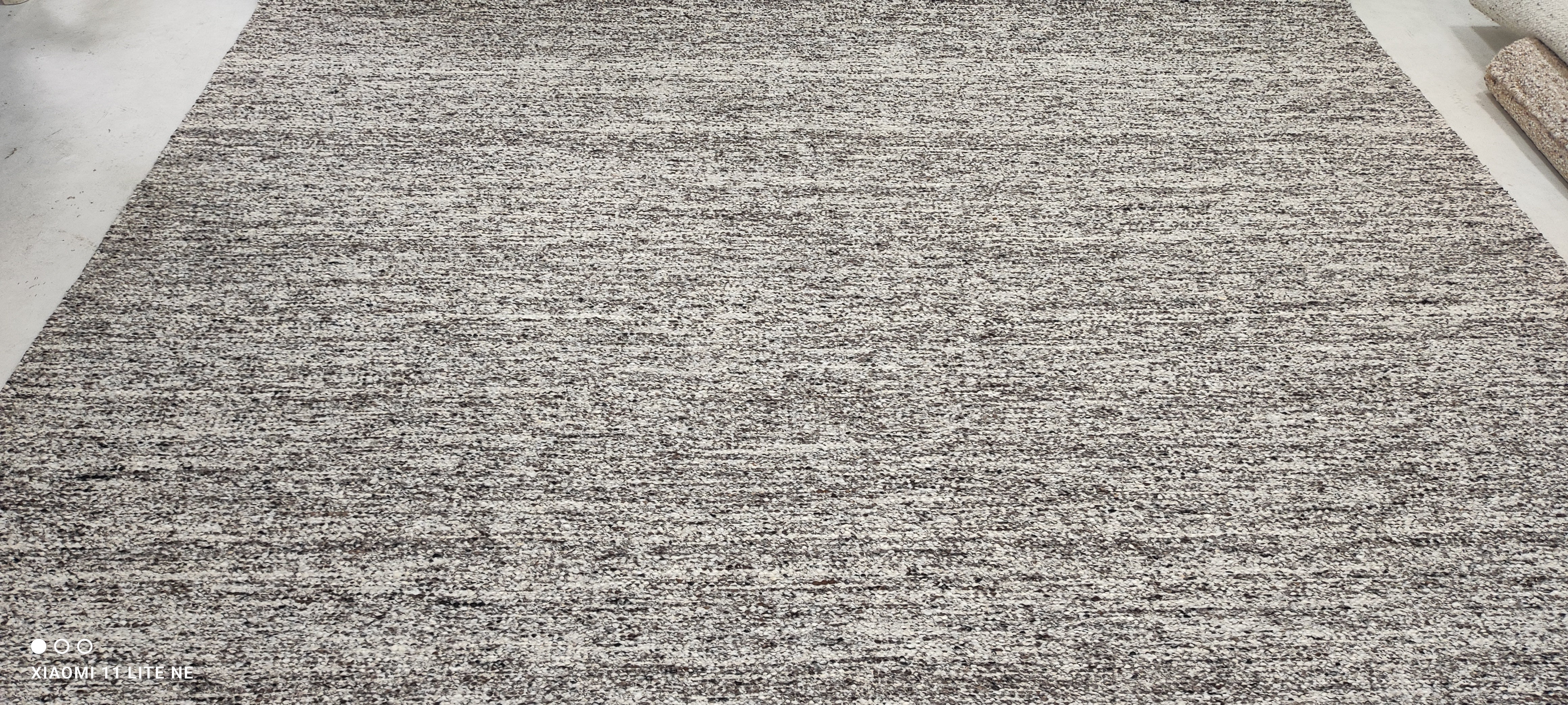 Elliot Dark Grey Handwoven Modern Durrie Rug (Multiple Sizes)