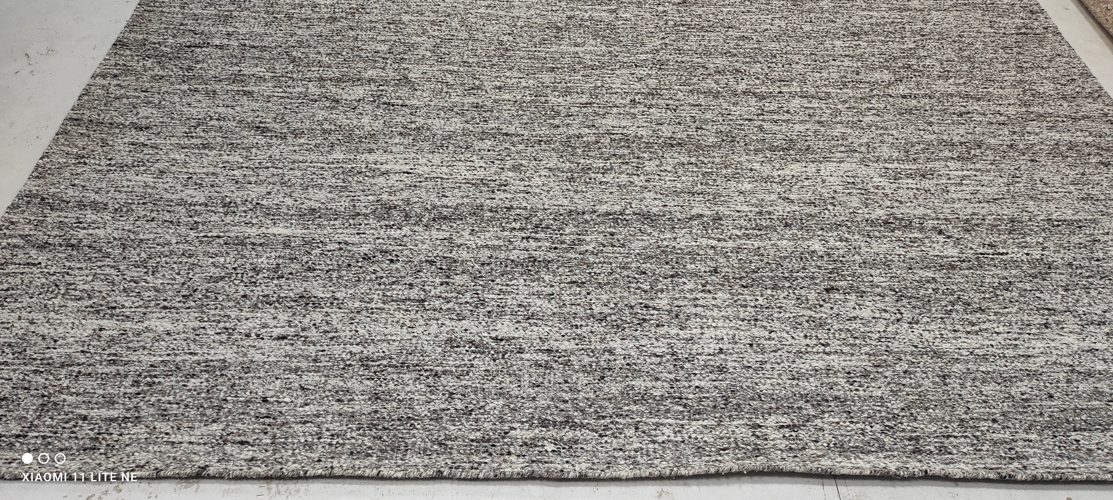 Elliot Dark Grey Handwoven Modern Durrie Rug (Multiple Sizes)