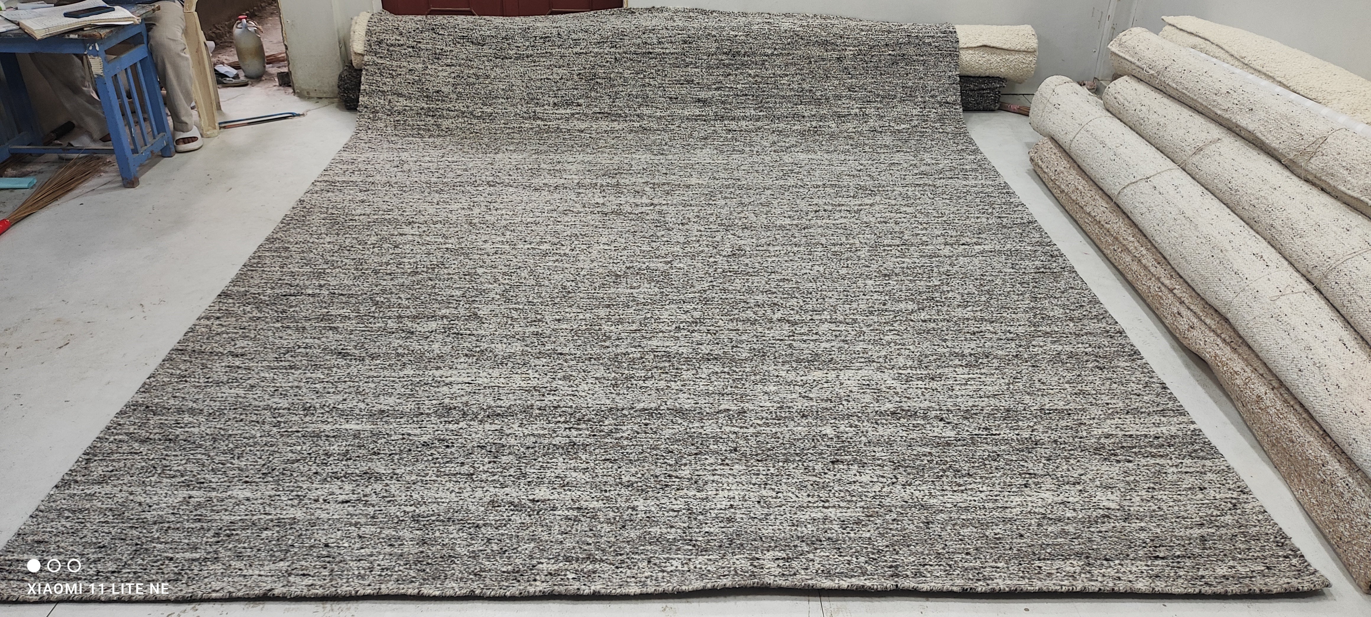 Elliot Dark Grey Handwoven Modern Durrie Rug (Multiple Sizes)
