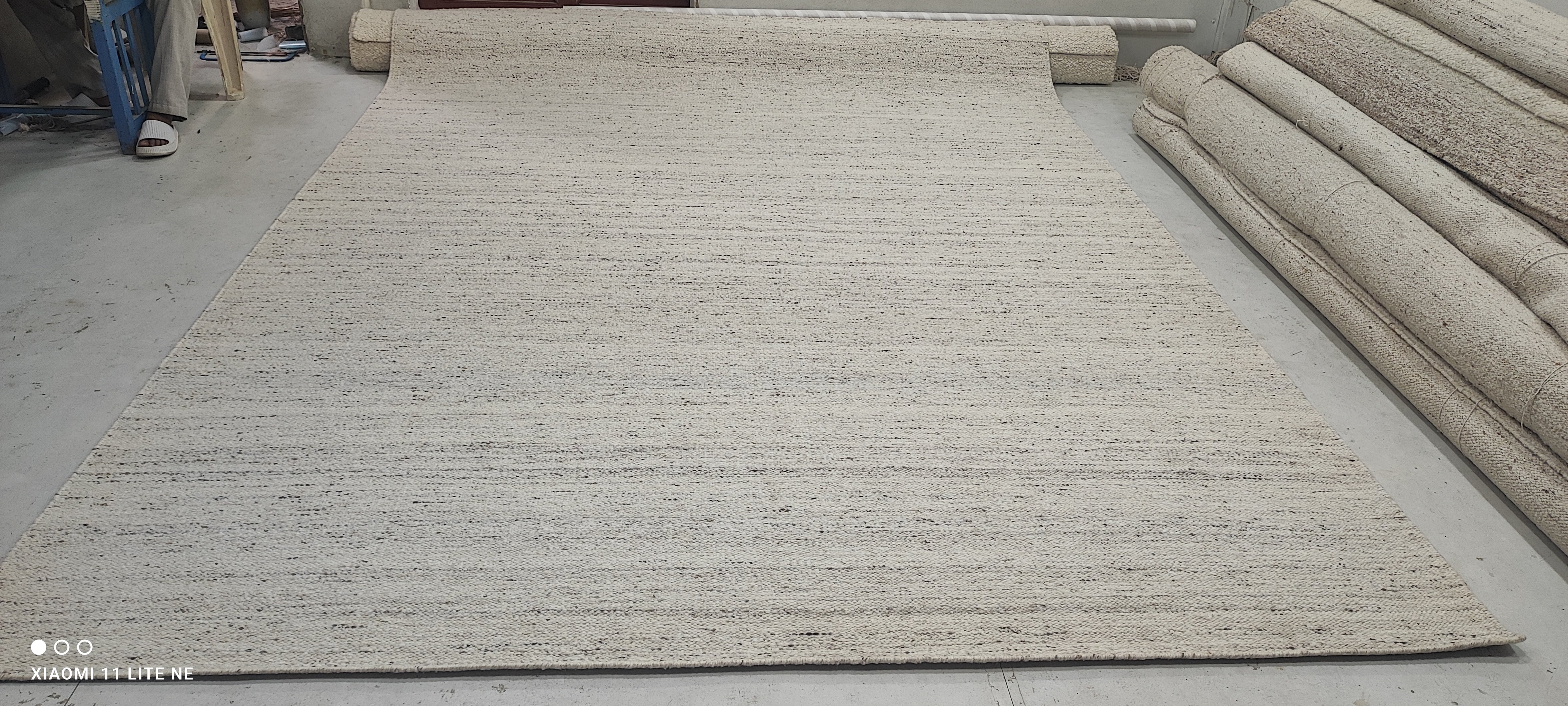 Ethan Lewis Grey Handwoven Modern Durrie Rug (Multiple Sizes)