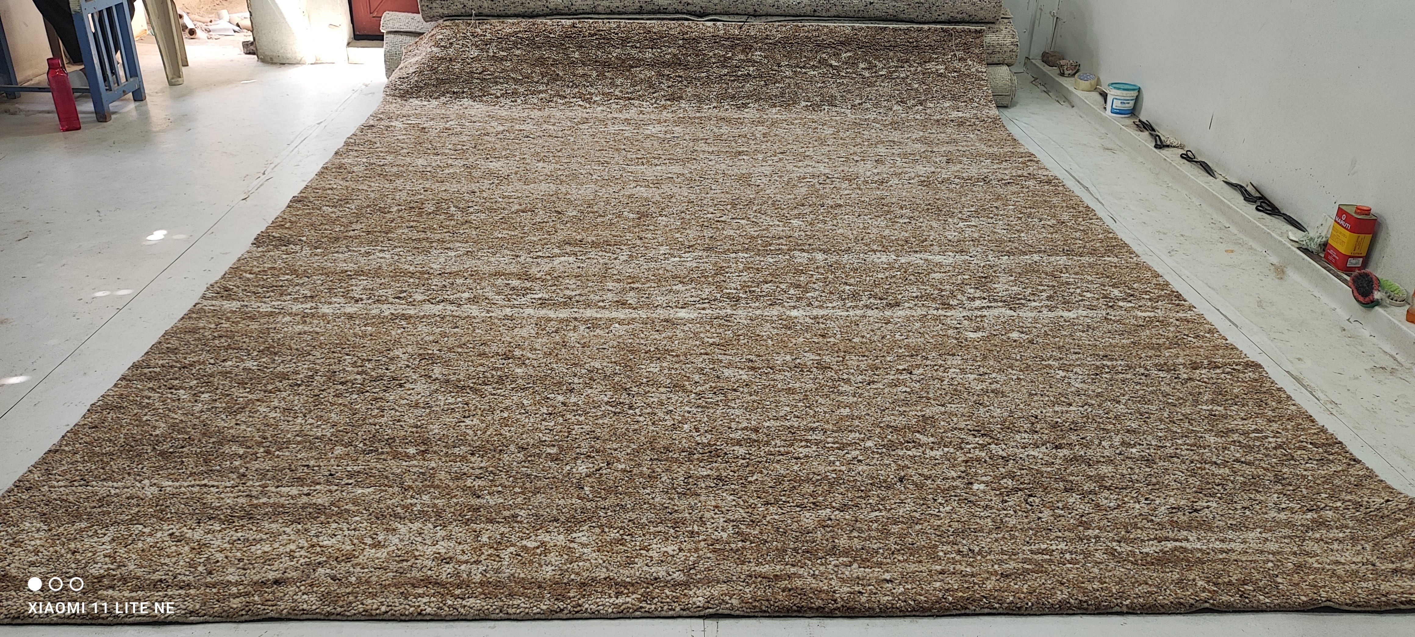 Javon Walton Brown Handwoven Modern Durrie Rug (Multiple Sizes)