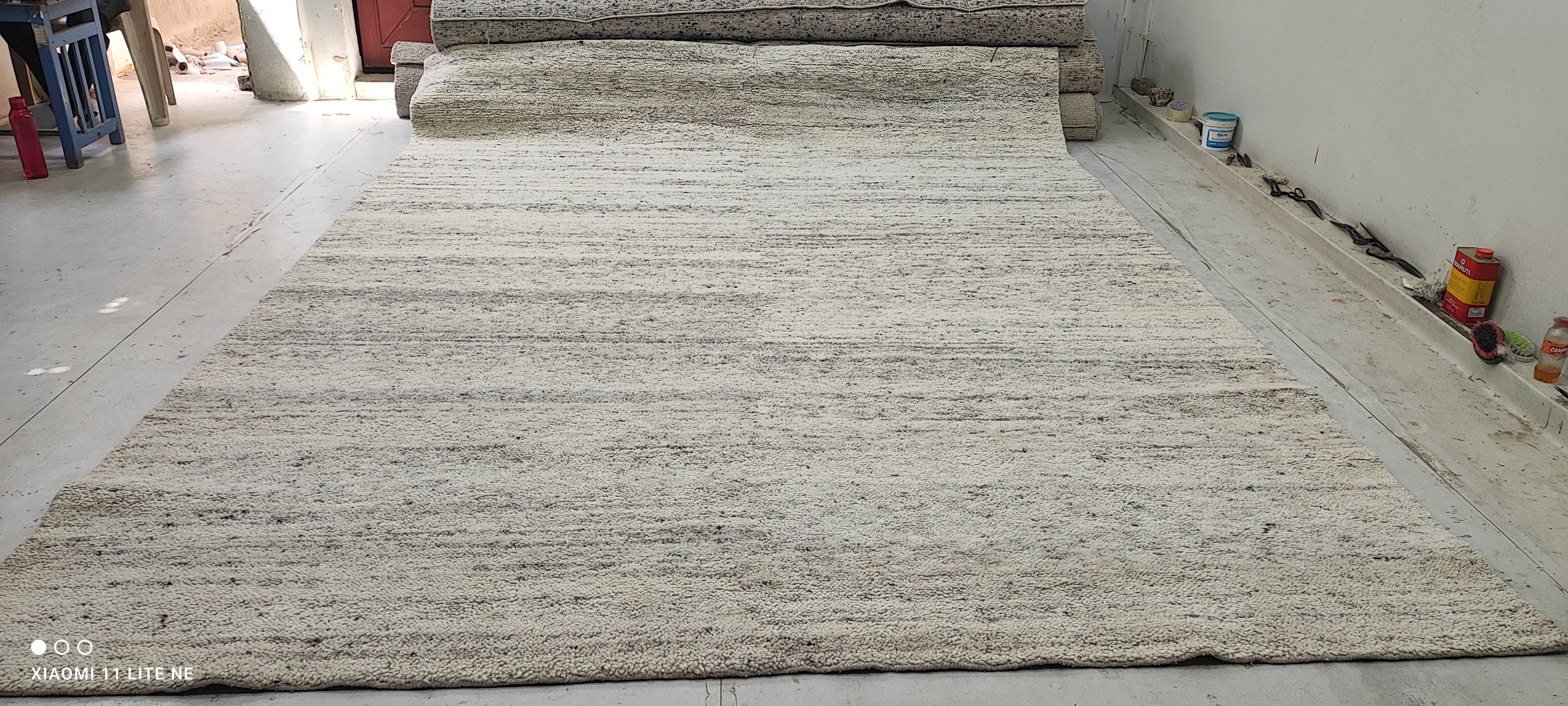Angus Cloud Grey Handwoven Modern Durrie Rug (Multiple Sizes)