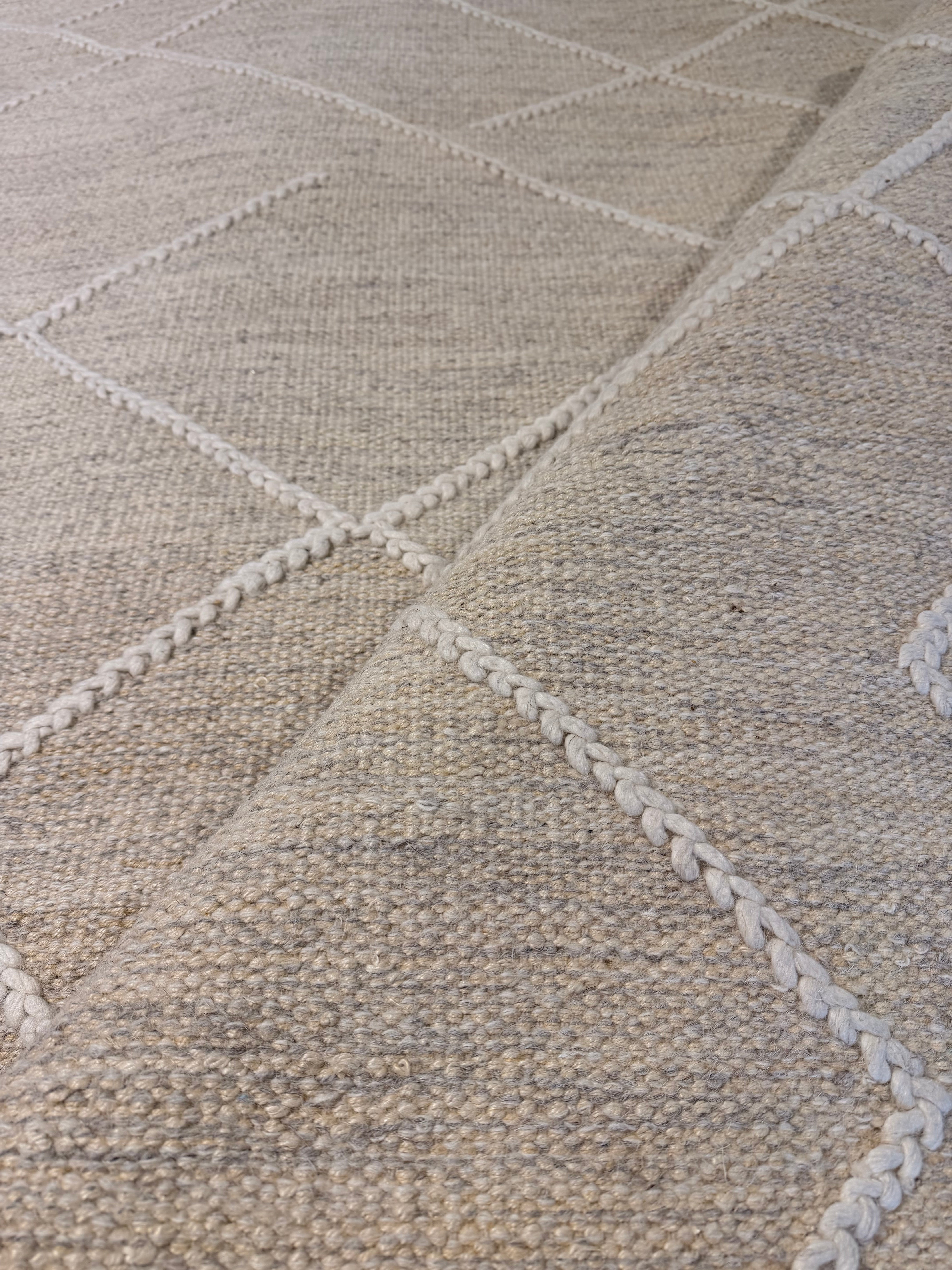 Finn O'Leary 8.3x10 Beige and Cream Handwoven Modern Durrie Rug CLEARANCE