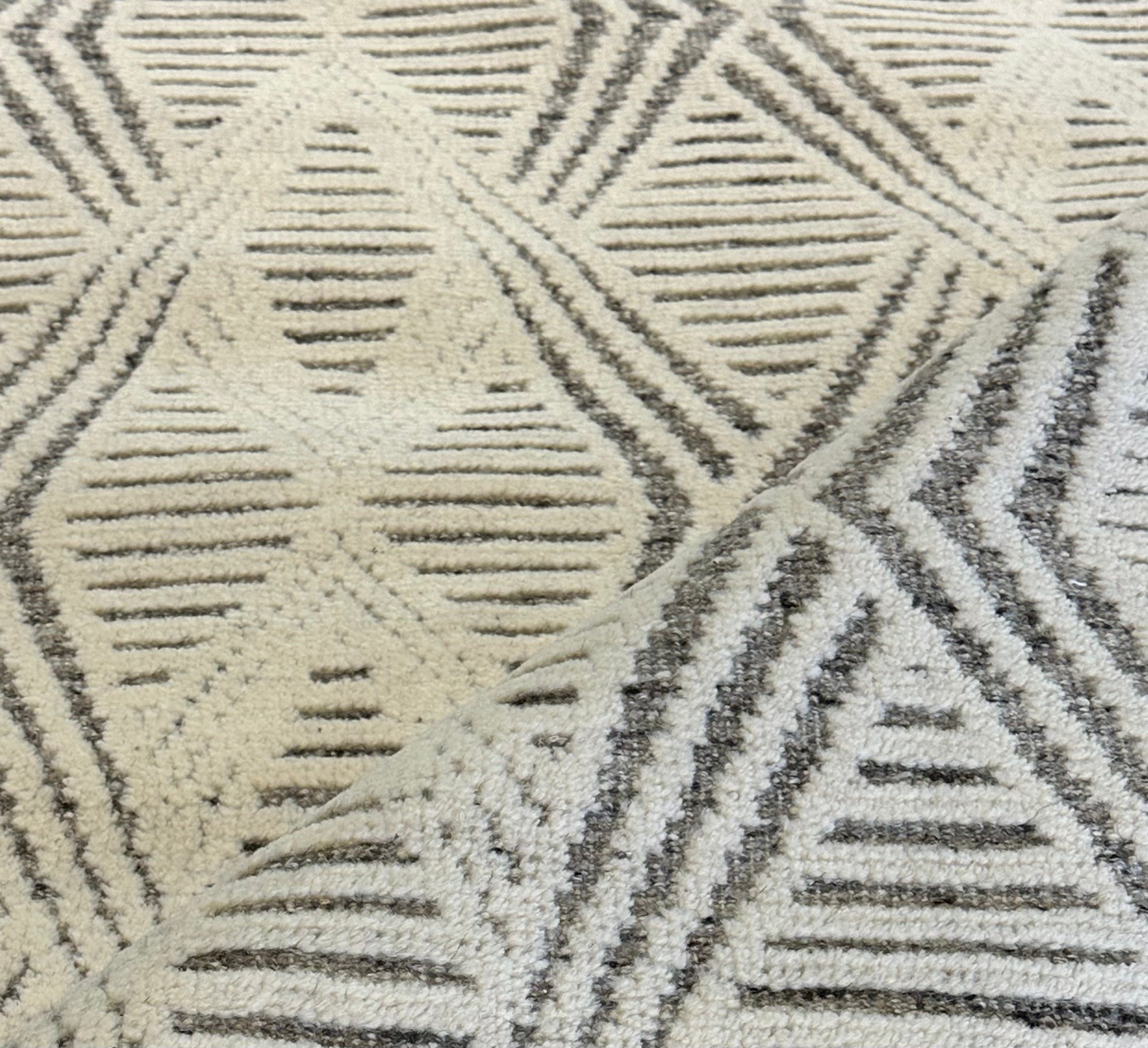Weston 8x10.3 Hand-Knotted Ivory & Grey