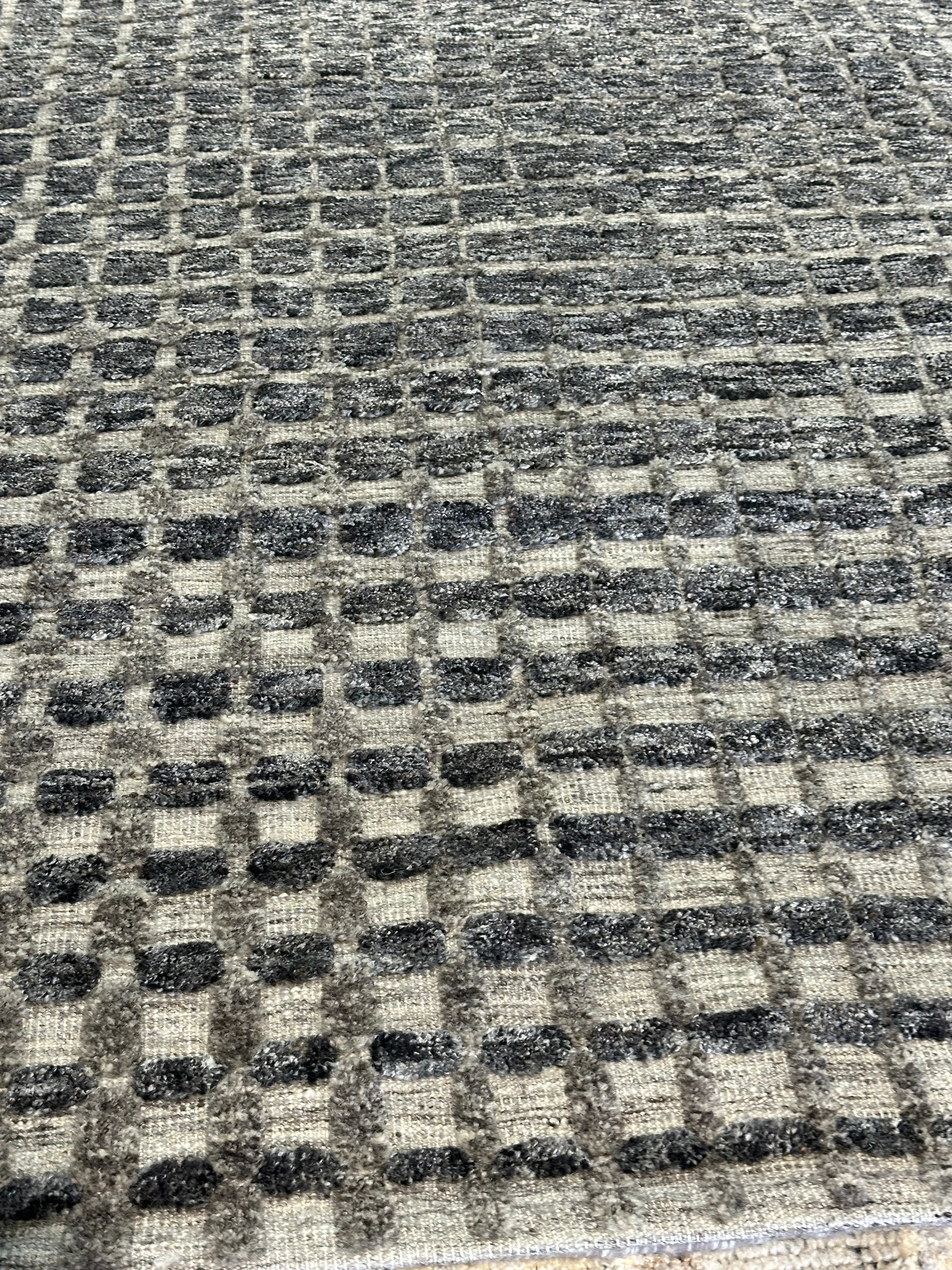 Bradford 8.3x11.6 Hand-Knotted Silver & Grey High Low