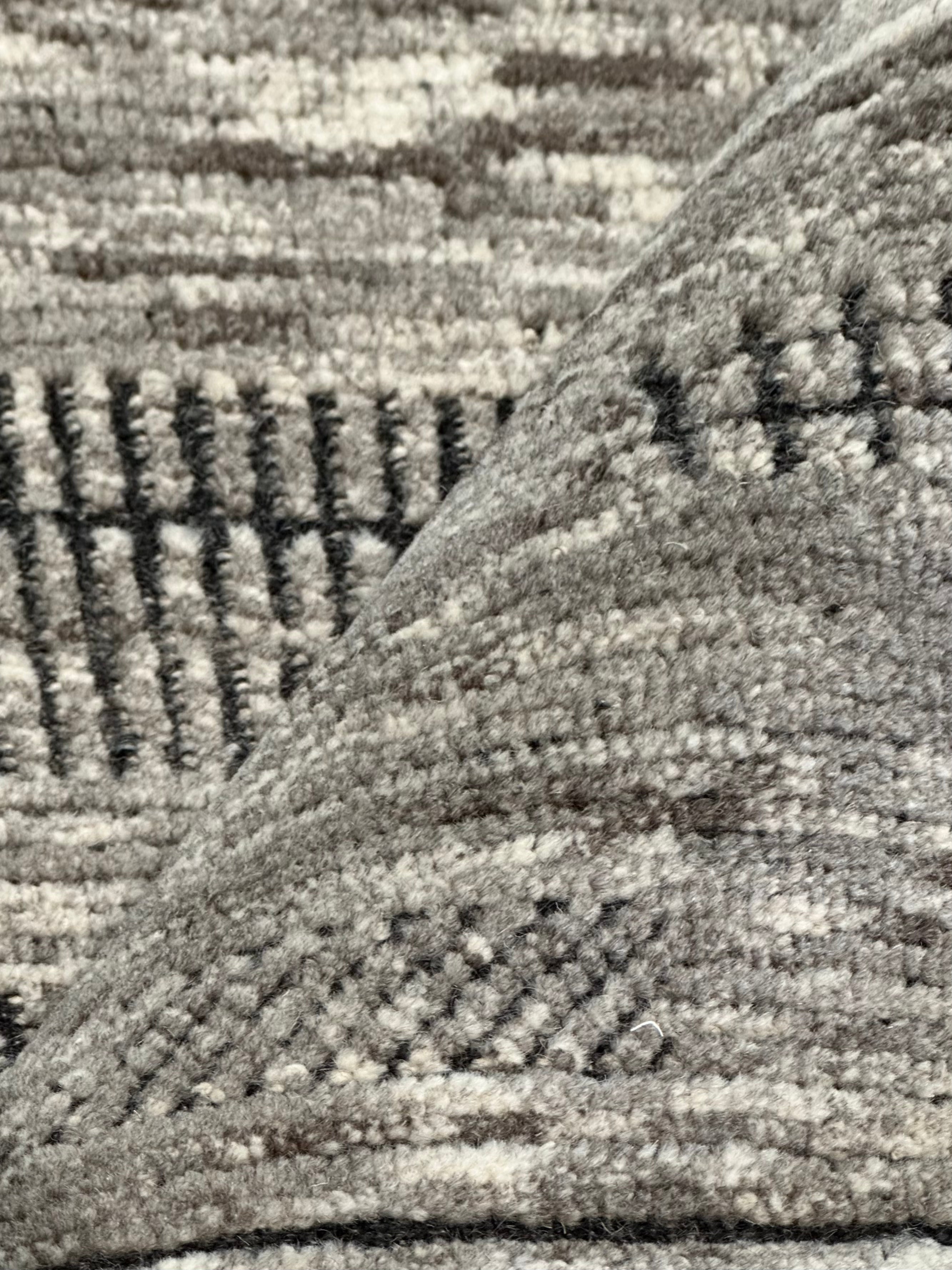 Dobson 8.3x10 Hand-Knotted Silver & Grey High Low