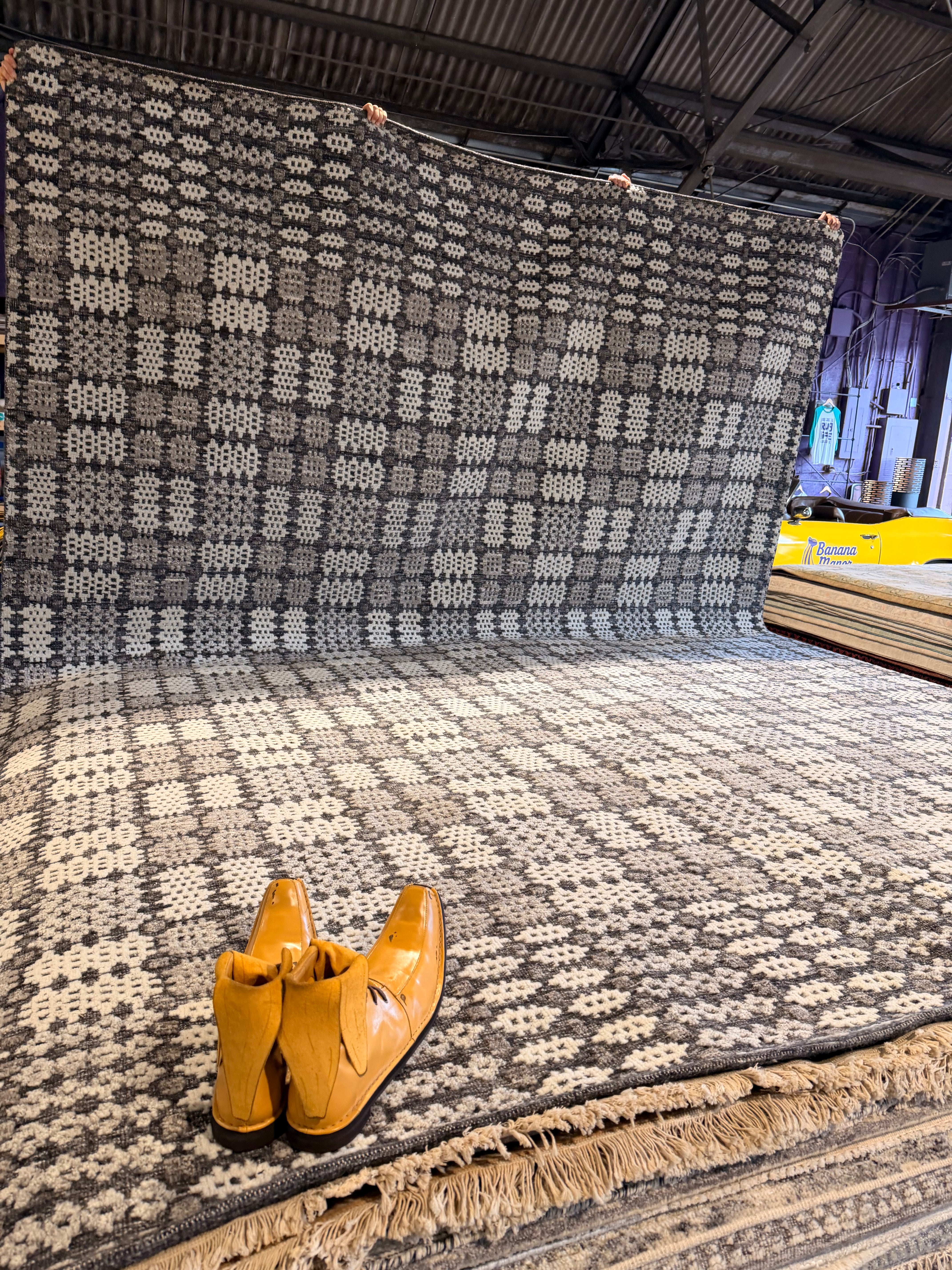 Burton 10.3x14 Hand-Knotted Dark Grey & Ivory Modern