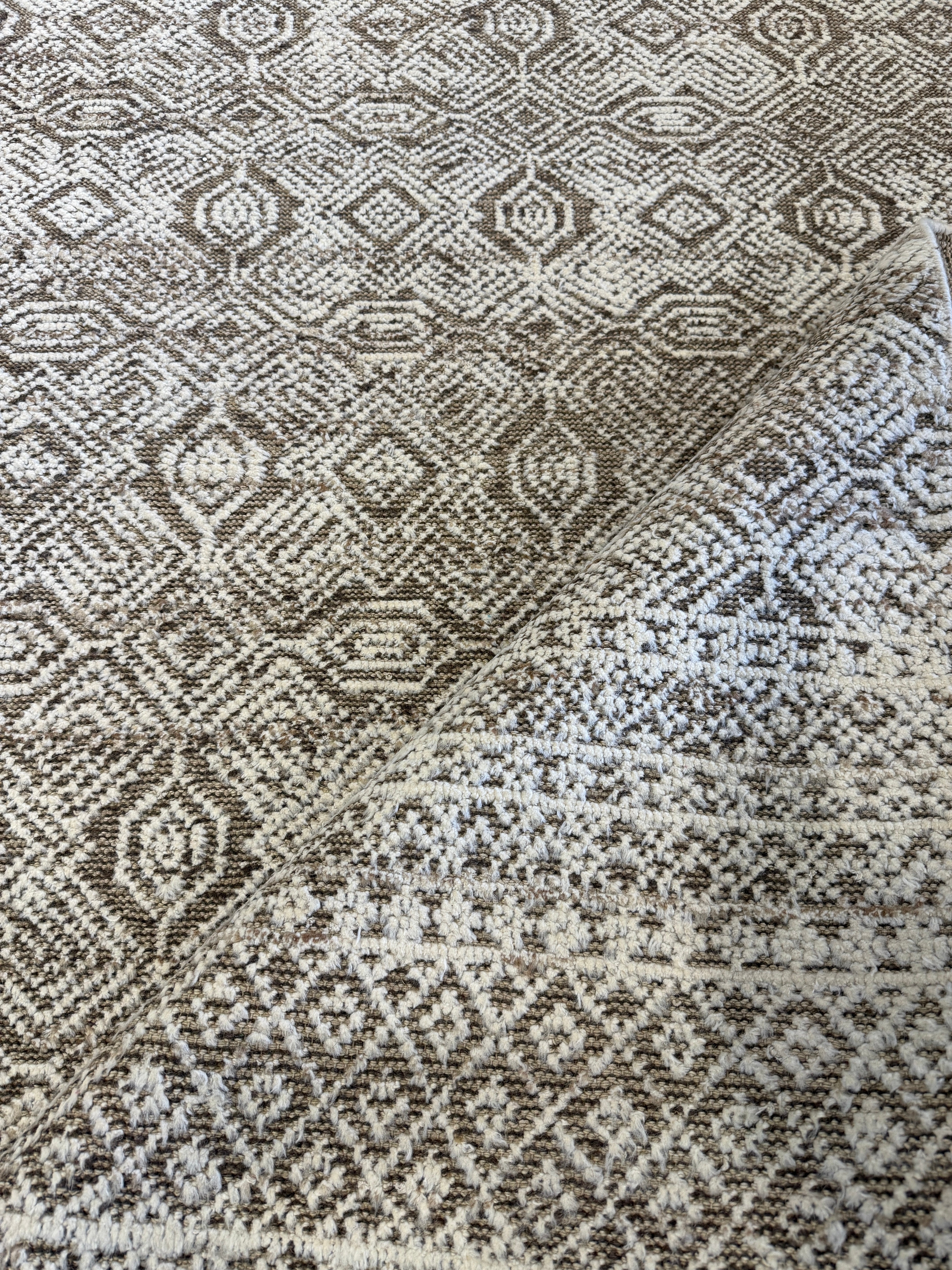 Macintosh 9x12 Hand-Knotted Light Brown Abstact Rug