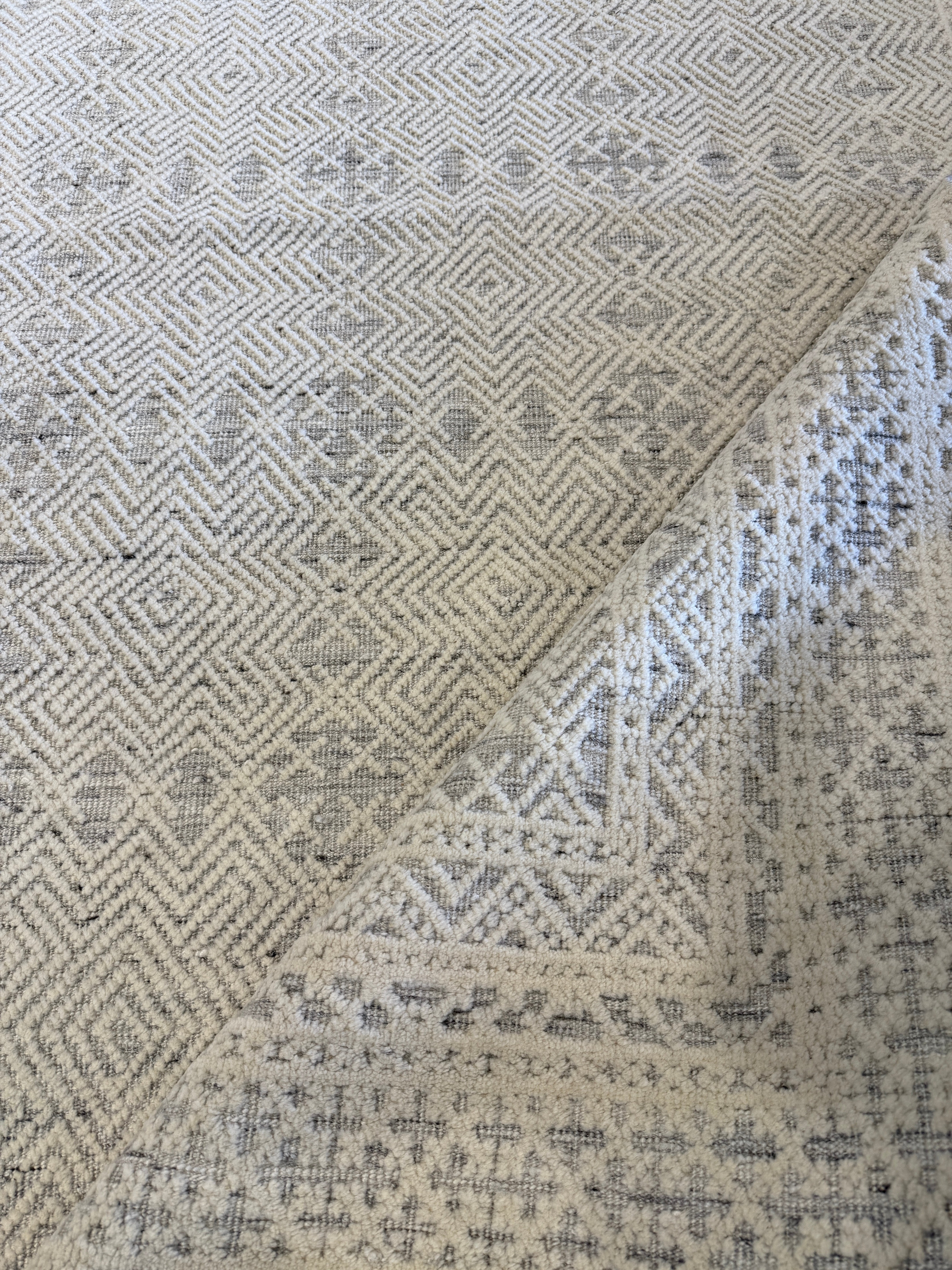 Terence 9x12 Hand-Knotted Ivory & Grey Modern