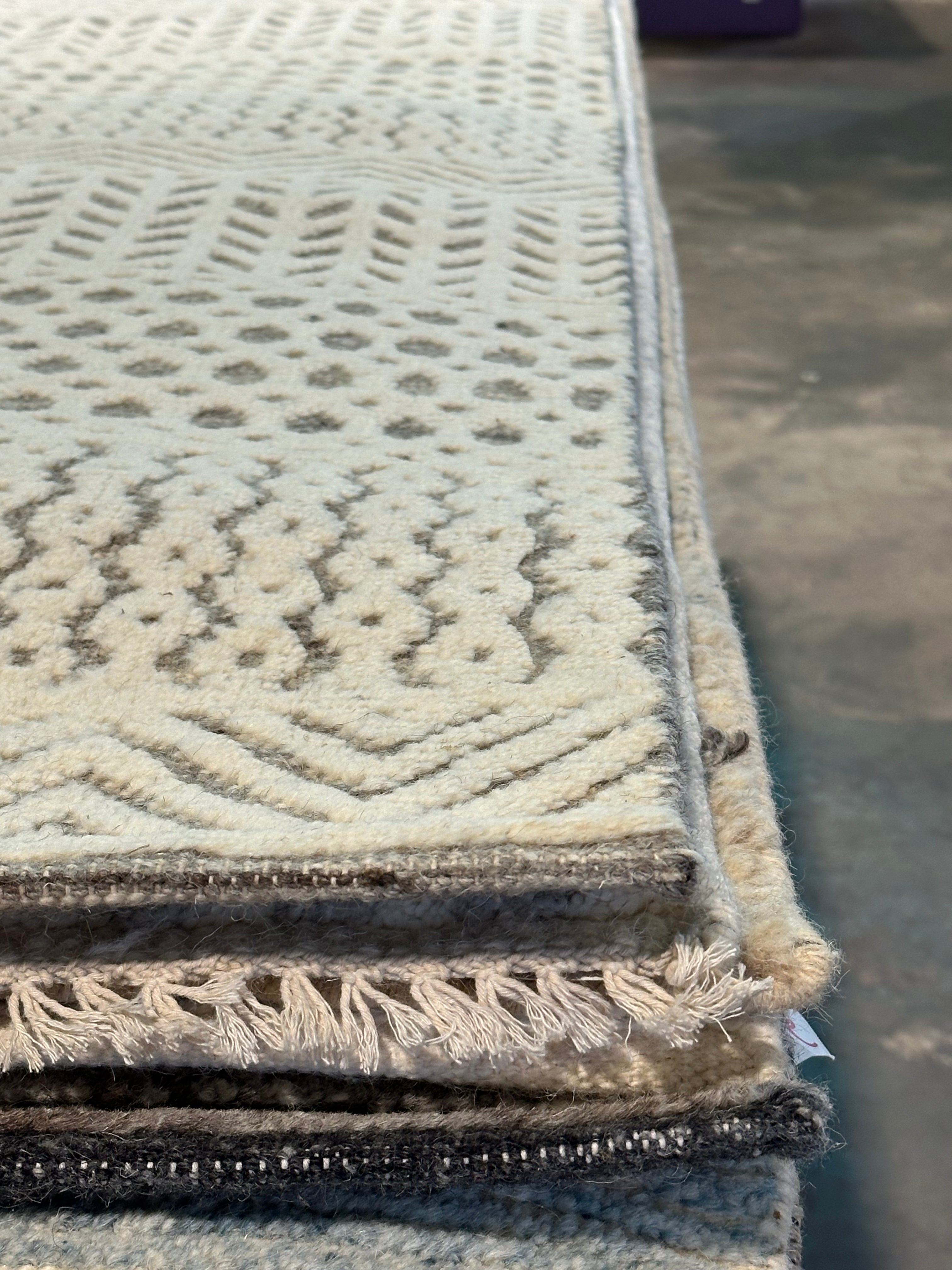 Ryan 8.3x10 Hand-Knotted White & Grey Cut Pile