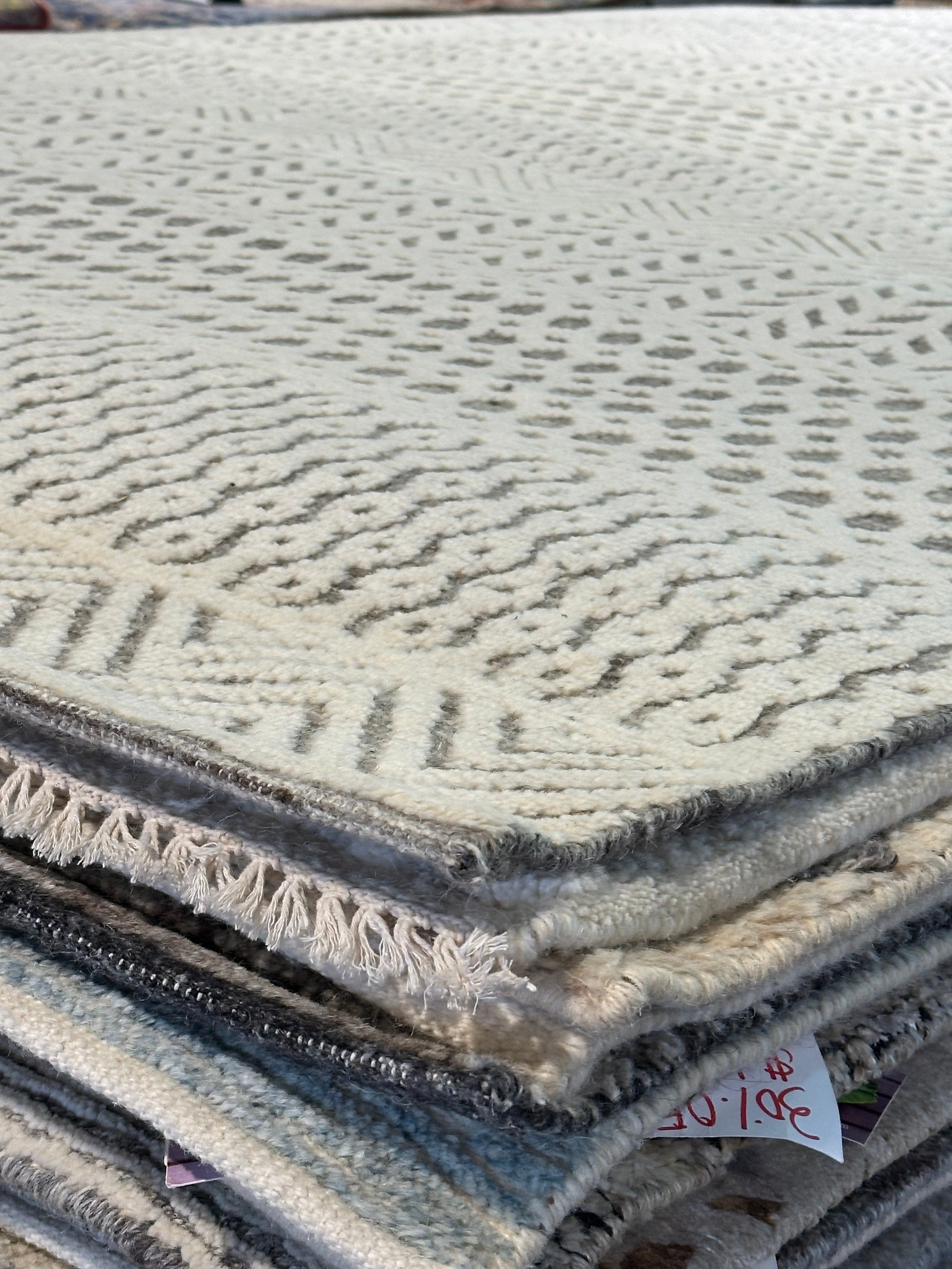Ryan 8.3x10 Hand-Knotted White & Grey Cut Pile
