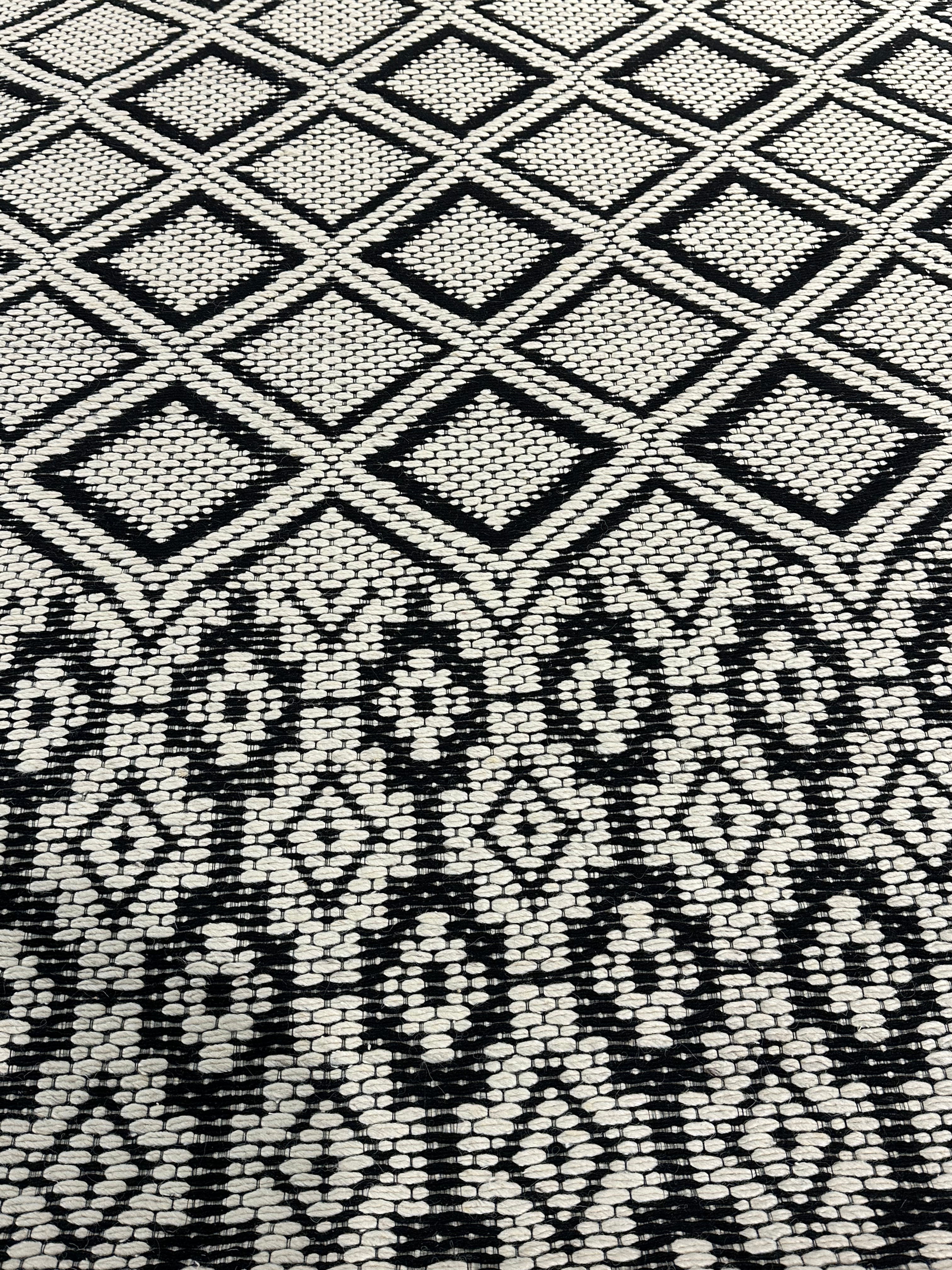 Semmy 8x10 Black and White Handwoven Jacquard Durrie