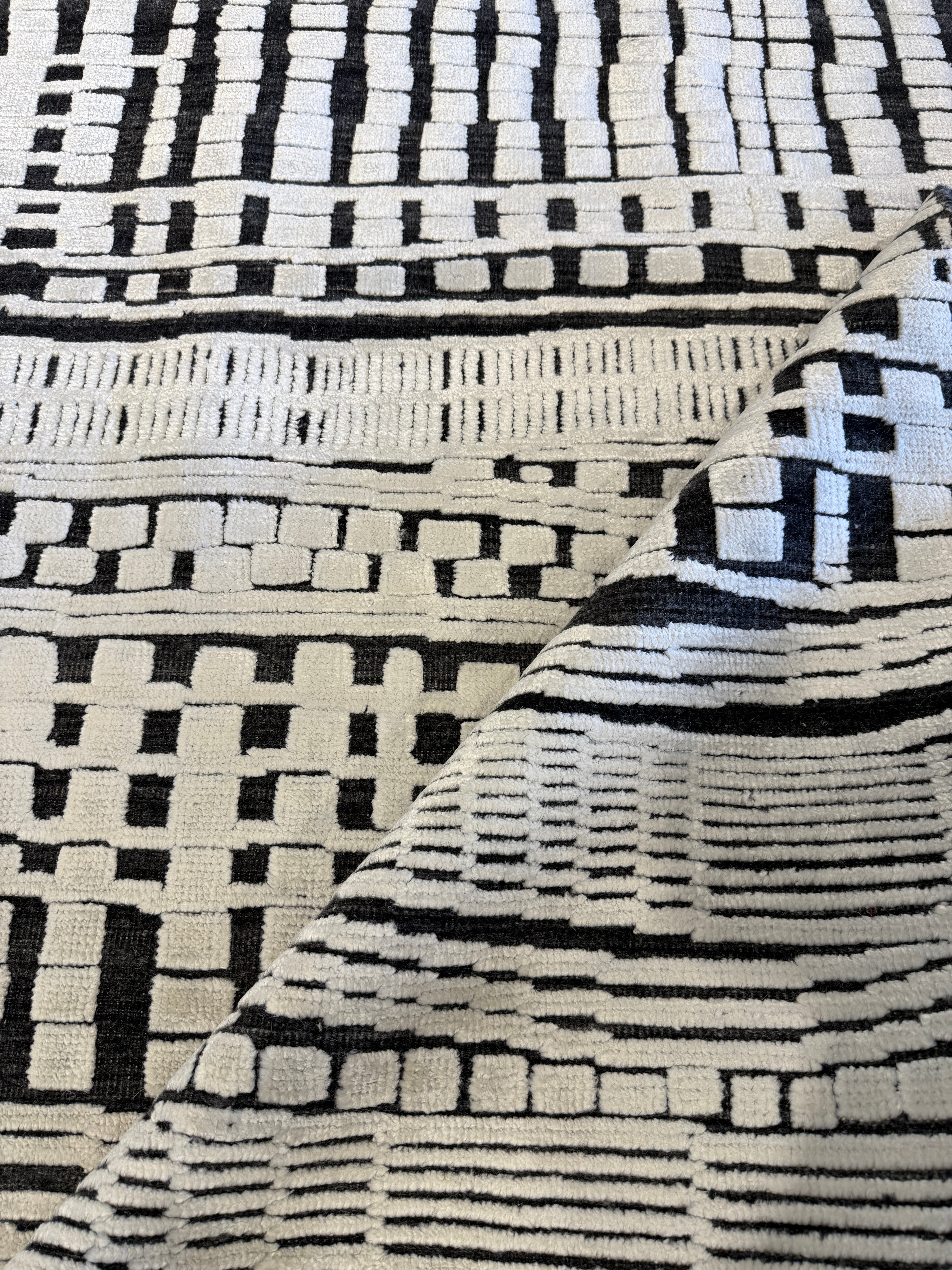 Matt 9x12 Hand-Knotted Dark Grey & Ivory High Low